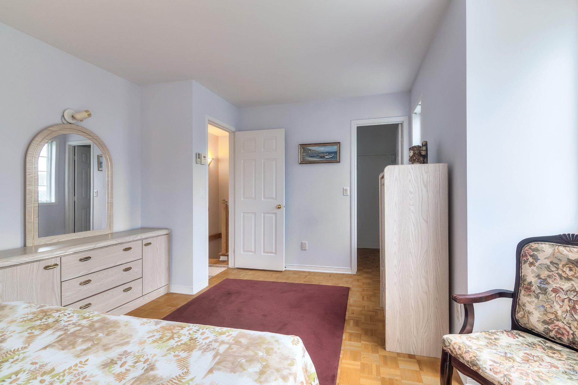 









17115


Rue Guillaume

,
Montréal (Pierrefonds-Roxboro),




QC
H9J3T6

