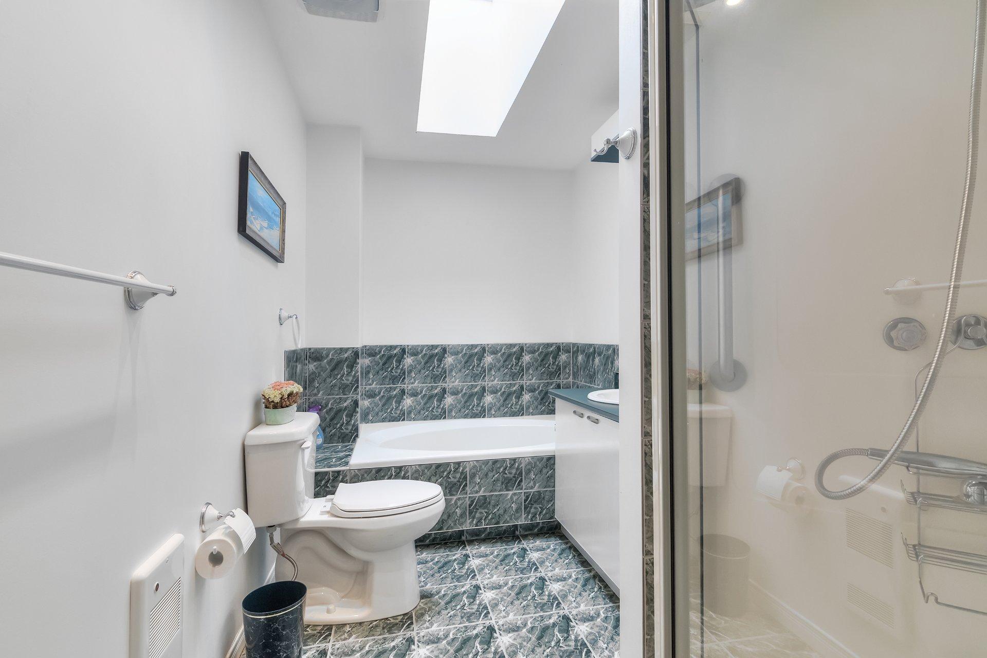 









17115


Rue Guillaume

,
Montréal (Pierrefonds-Roxboro),




QC
H9J3T6

