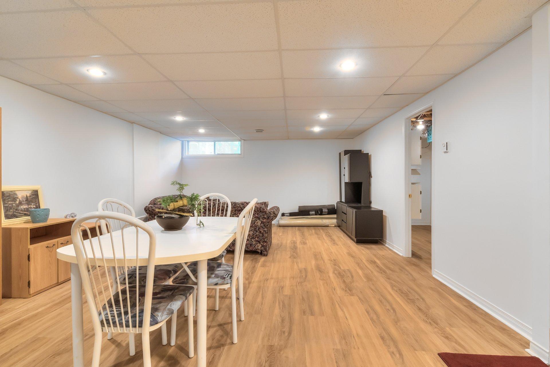 









17115


Rue Guillaume

,
Montréal (Pierrefonds-Roxboro),




QC
H9J3T6

