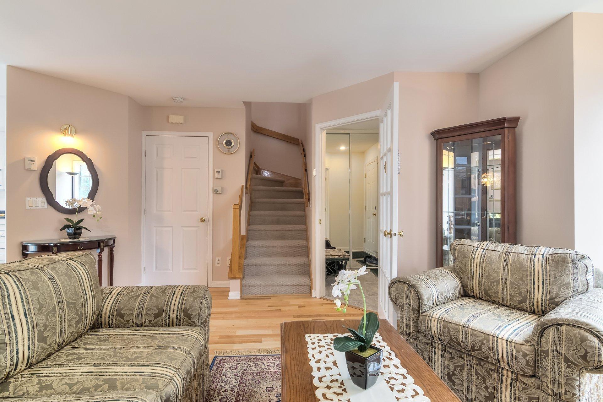 









17115


Rue Guillaume

,
Montréal (Pierrefonds-Roxboro),




QC
H9J3T6

