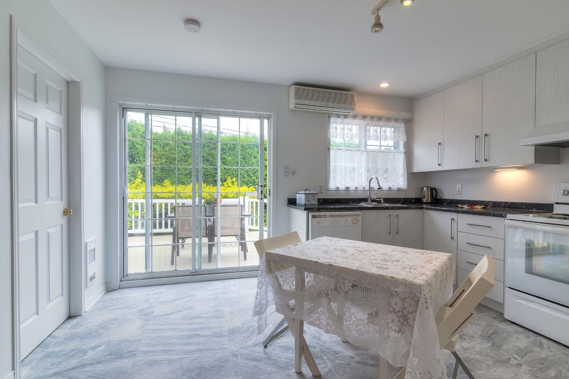 









17115


Rue Guillaume

,
Montréal (Pierrefonds-Roxboro),




QC
H9J3T6

