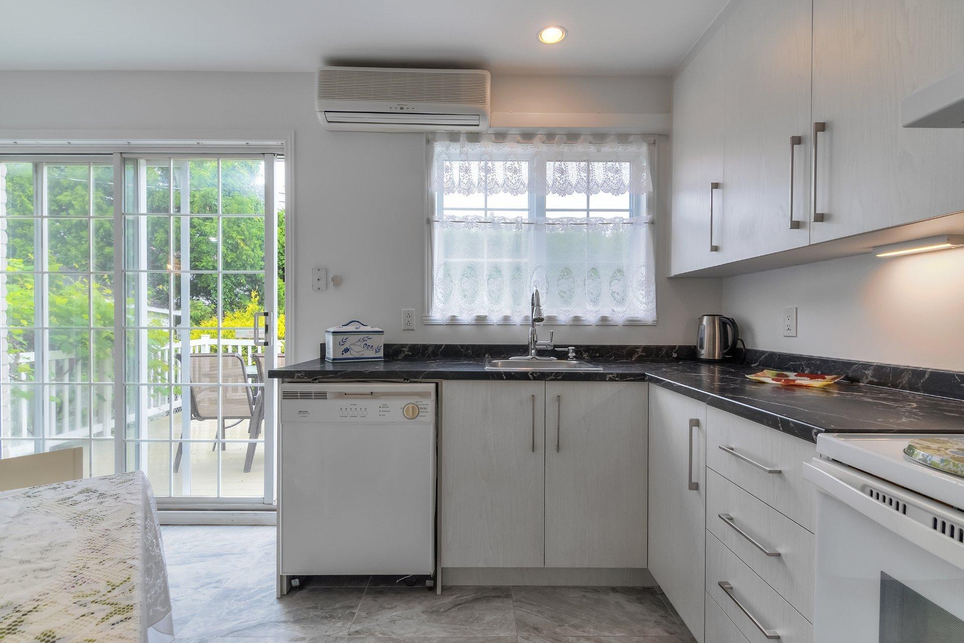 









17115


Rue Guillaume

,
Montréal (Pierrefonds-Roxboro),




QC
H9J3T6

