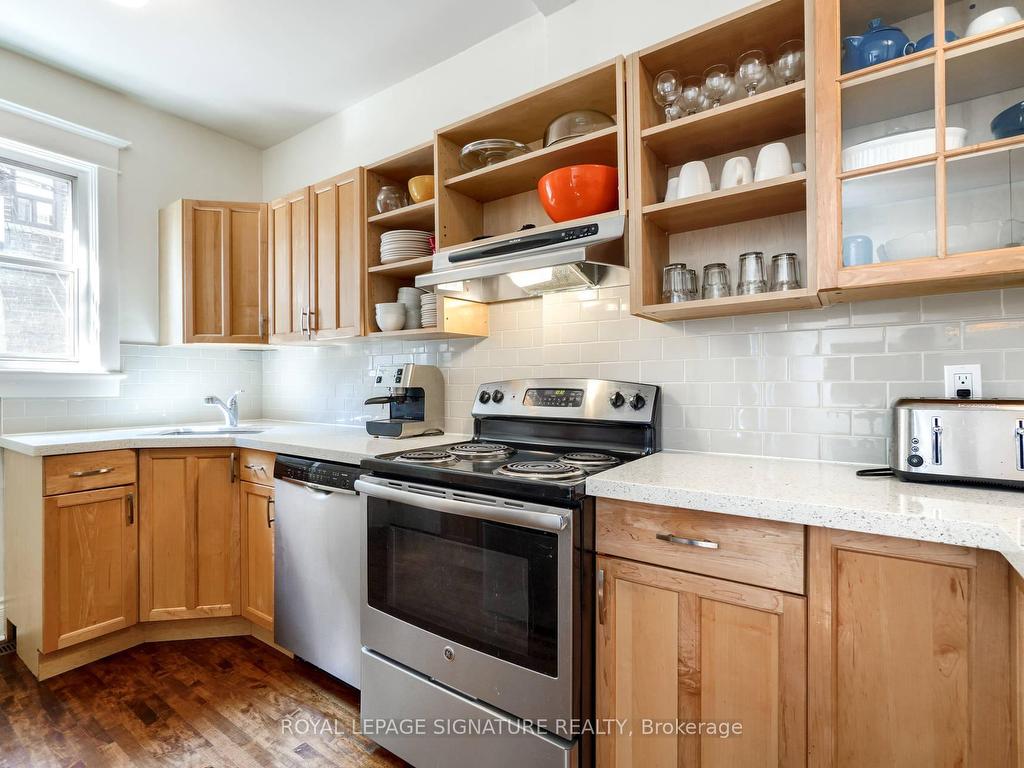 









53


Browning

Avenue,
Toronto,




ON
M4K 1V8

