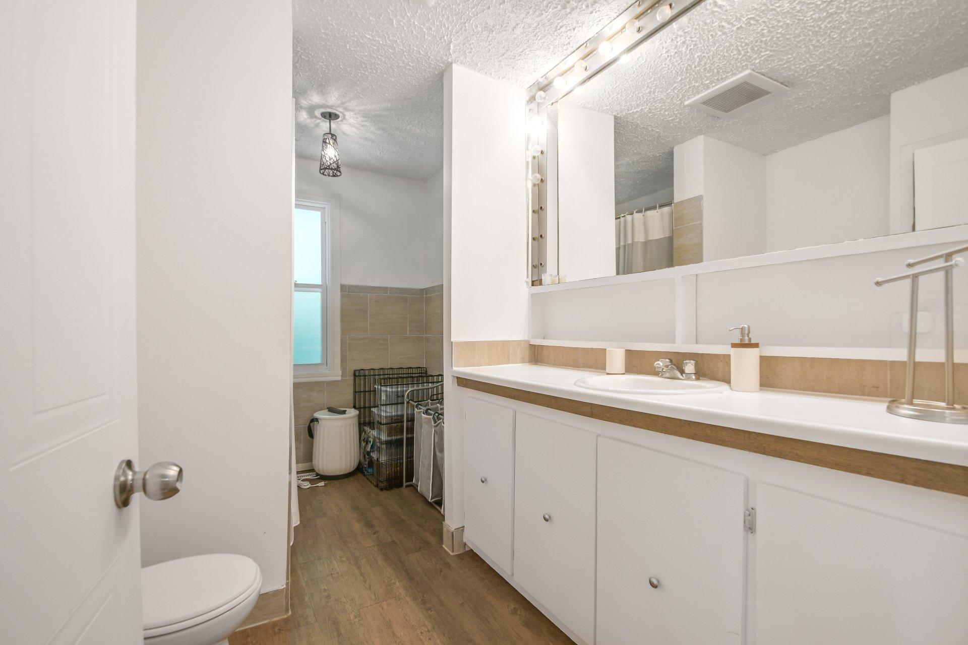 









432


28e Avenue

,
Pointe-Calumet,




QC
J0N1G1

