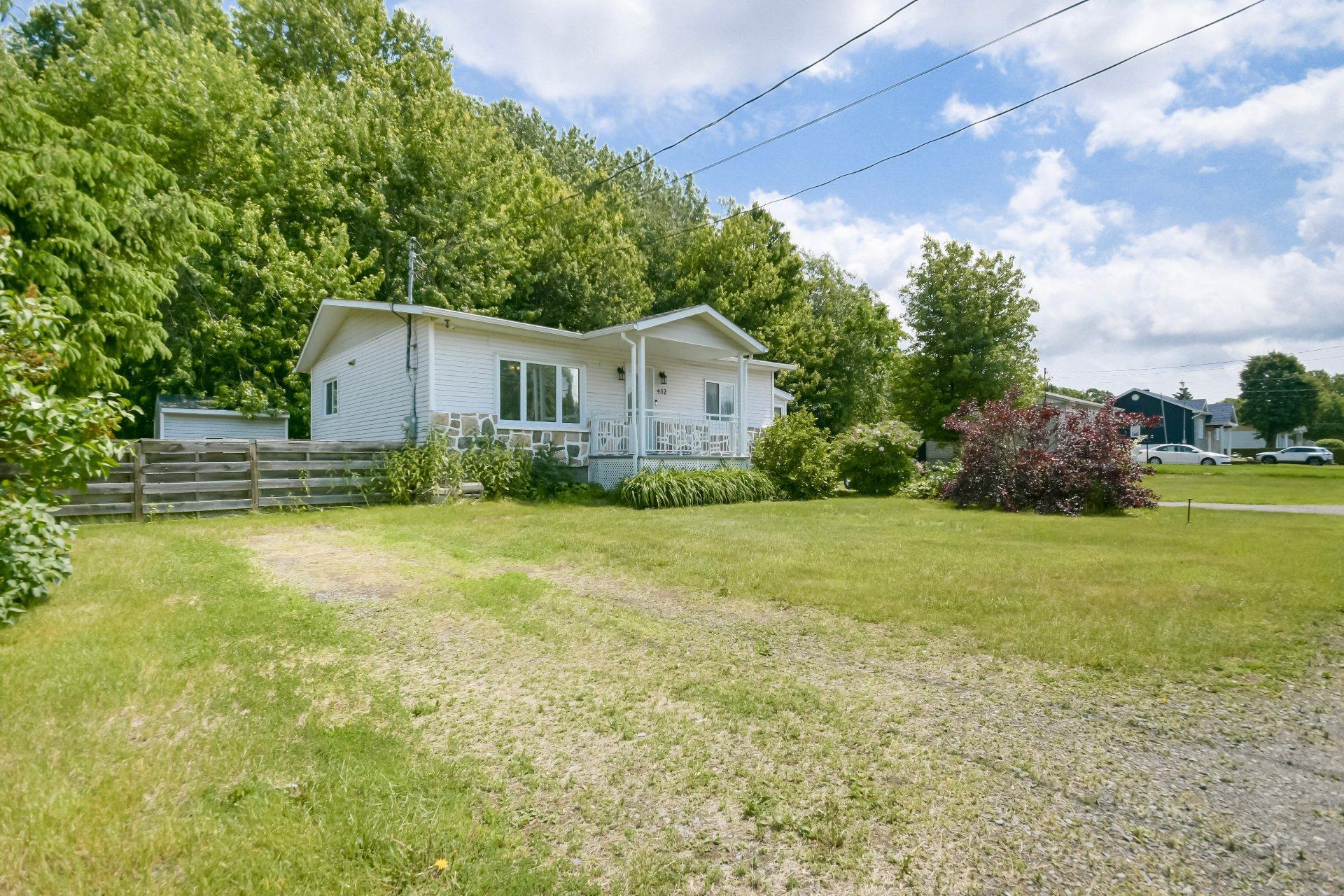 









432


28e Avenue

,
Pointe-Calumet,




QC
J0N1G1

