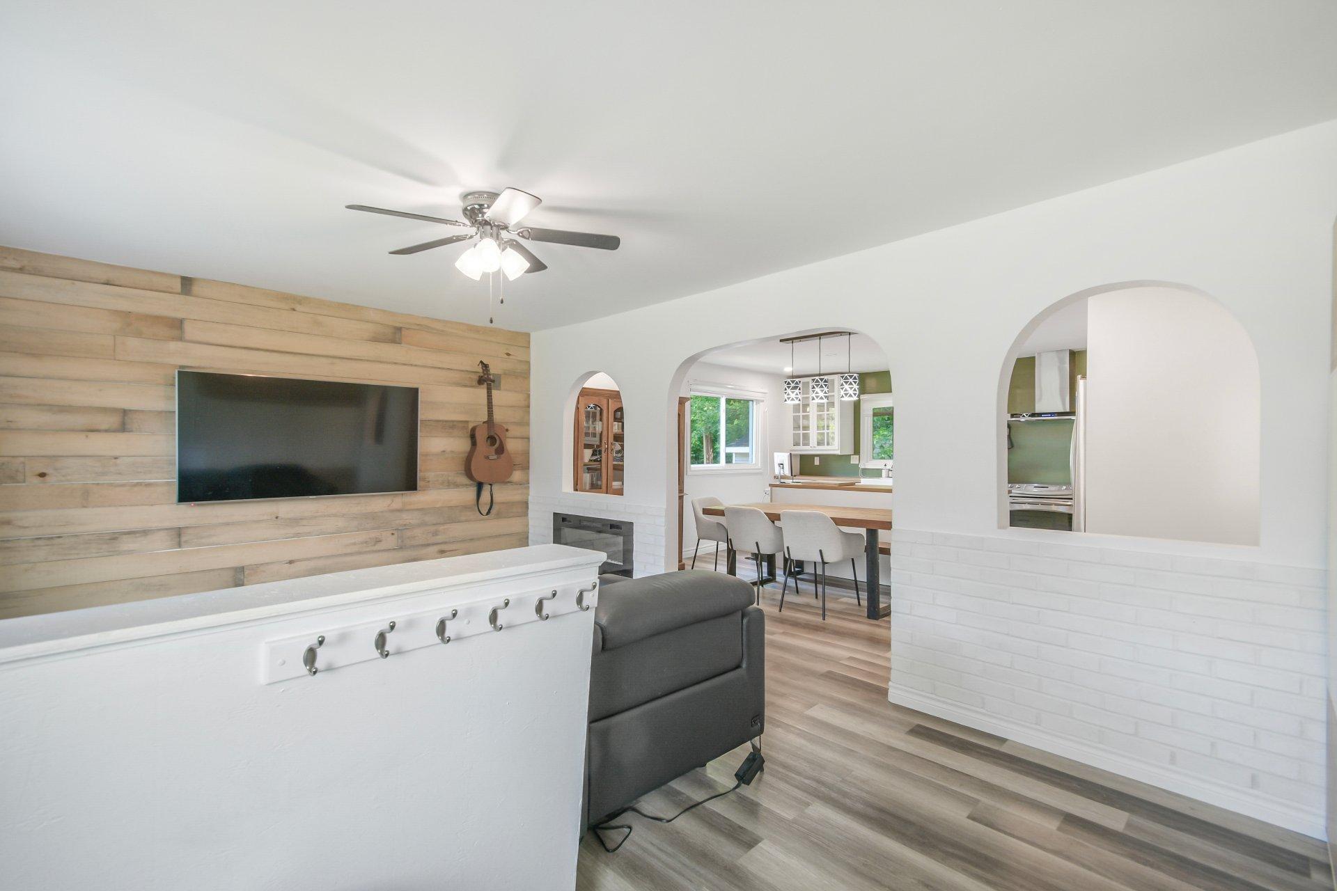 









432


28e Avenue

,
Pointe-Calumet,




QC
J0N1G1

