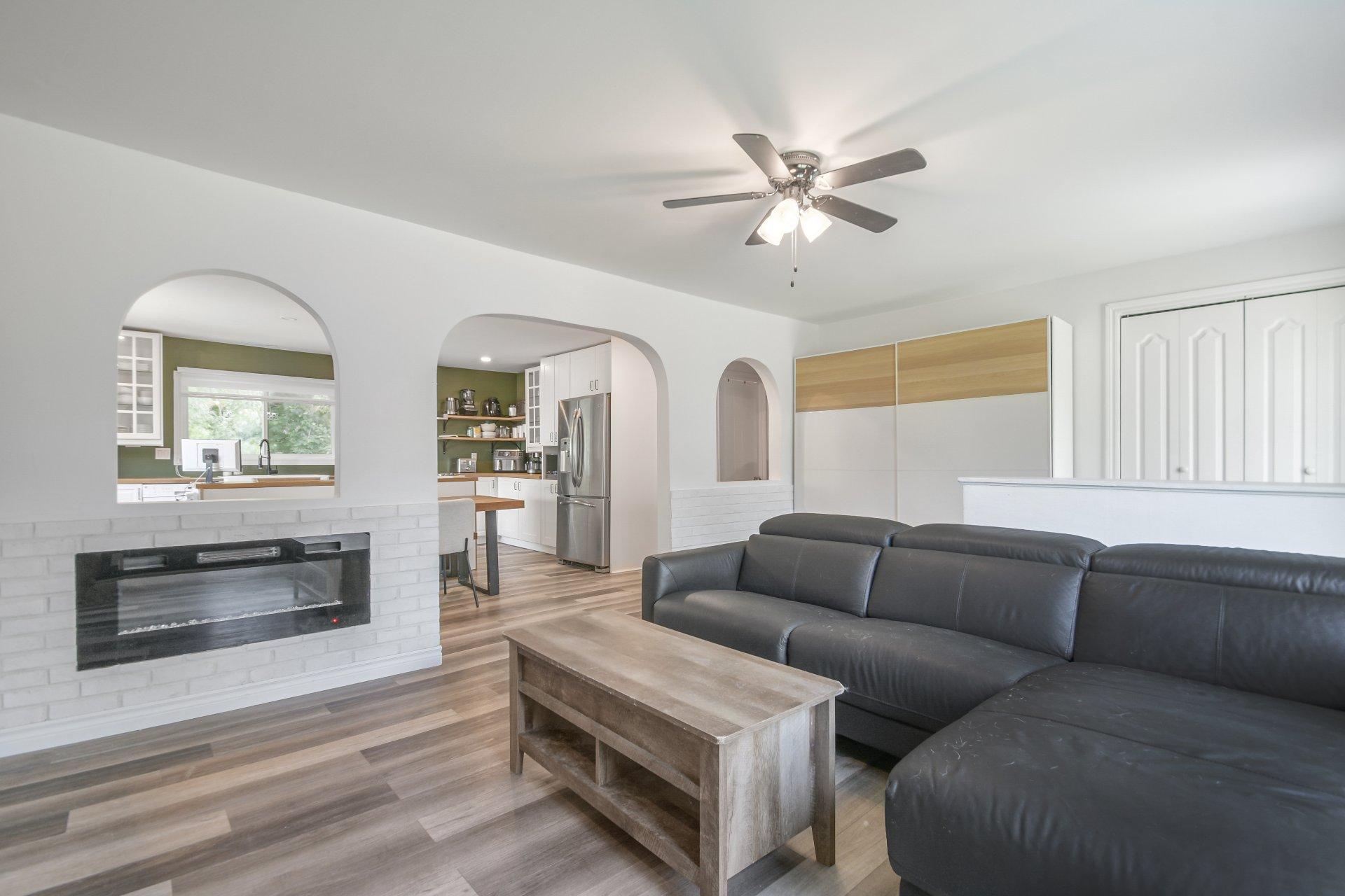 









432


28e Avenue

,
Pointe-Calumet,




QC
J0N1G1

