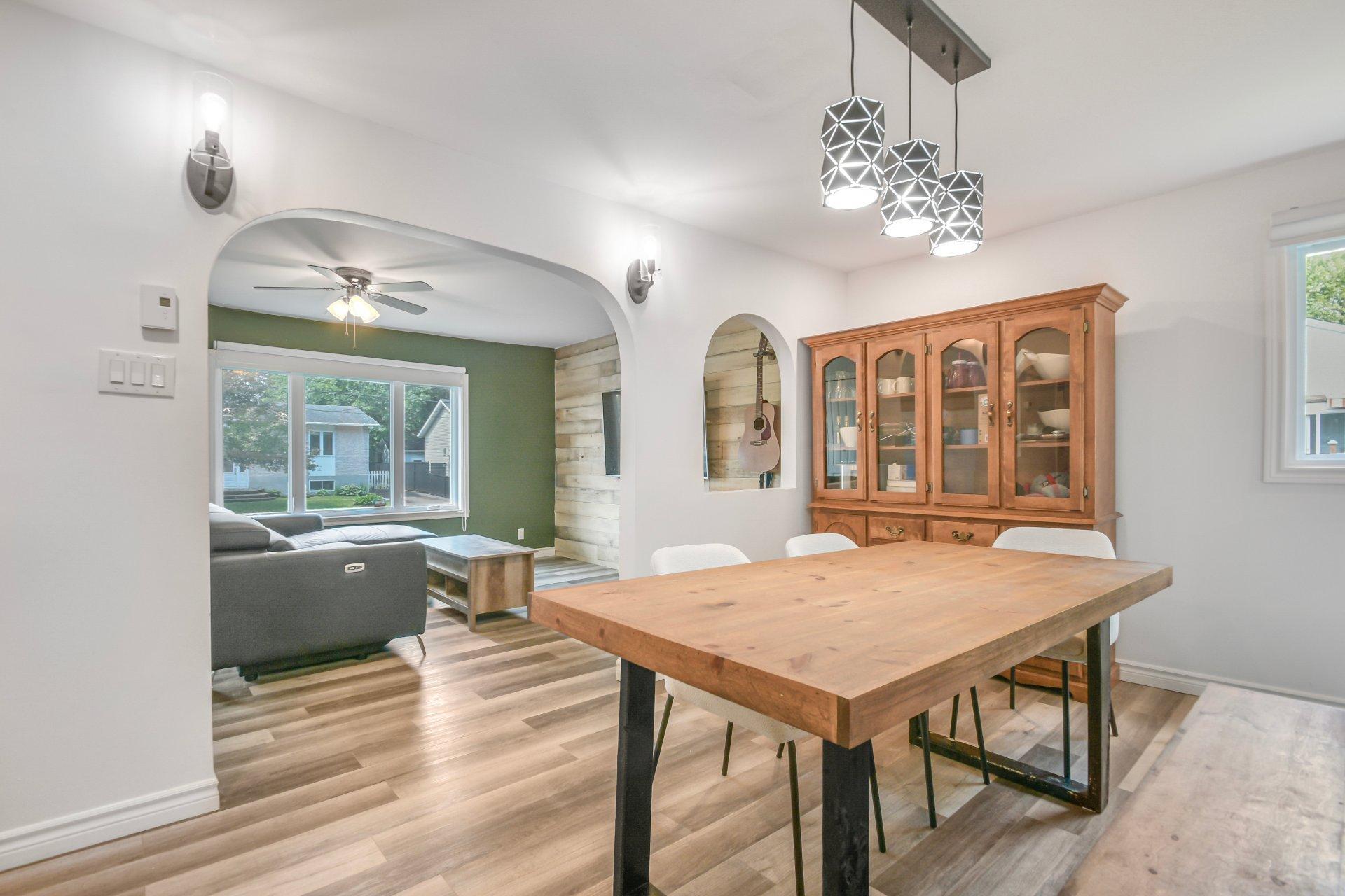 









432


28e Avenue

,
Pointe-Calumet,




QC
J0N1G1

