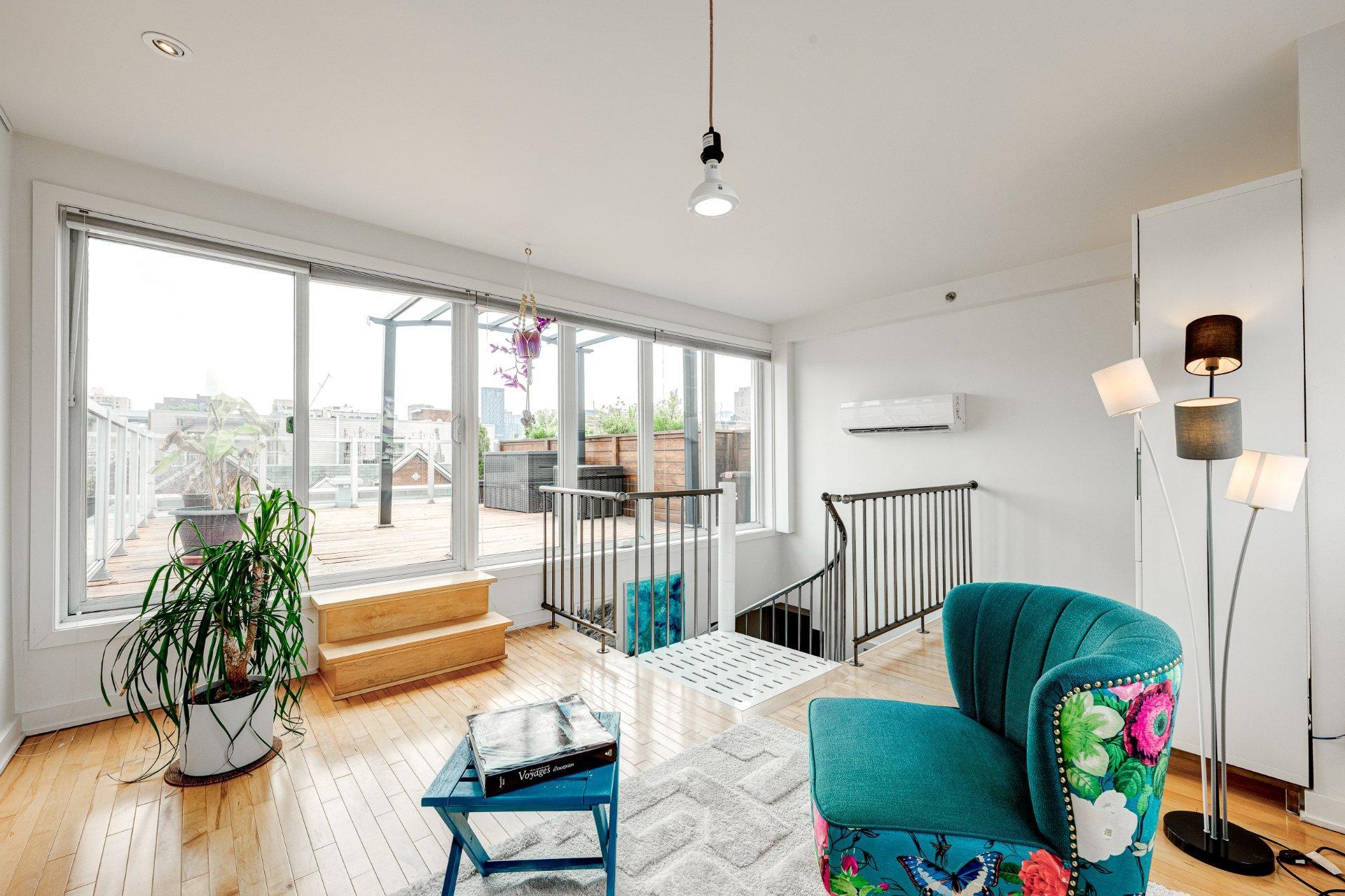 









55


Rue Roy E.

, 301,
Montréal (Le Plateau-Mont-Royal),




QC
H2W0A3

