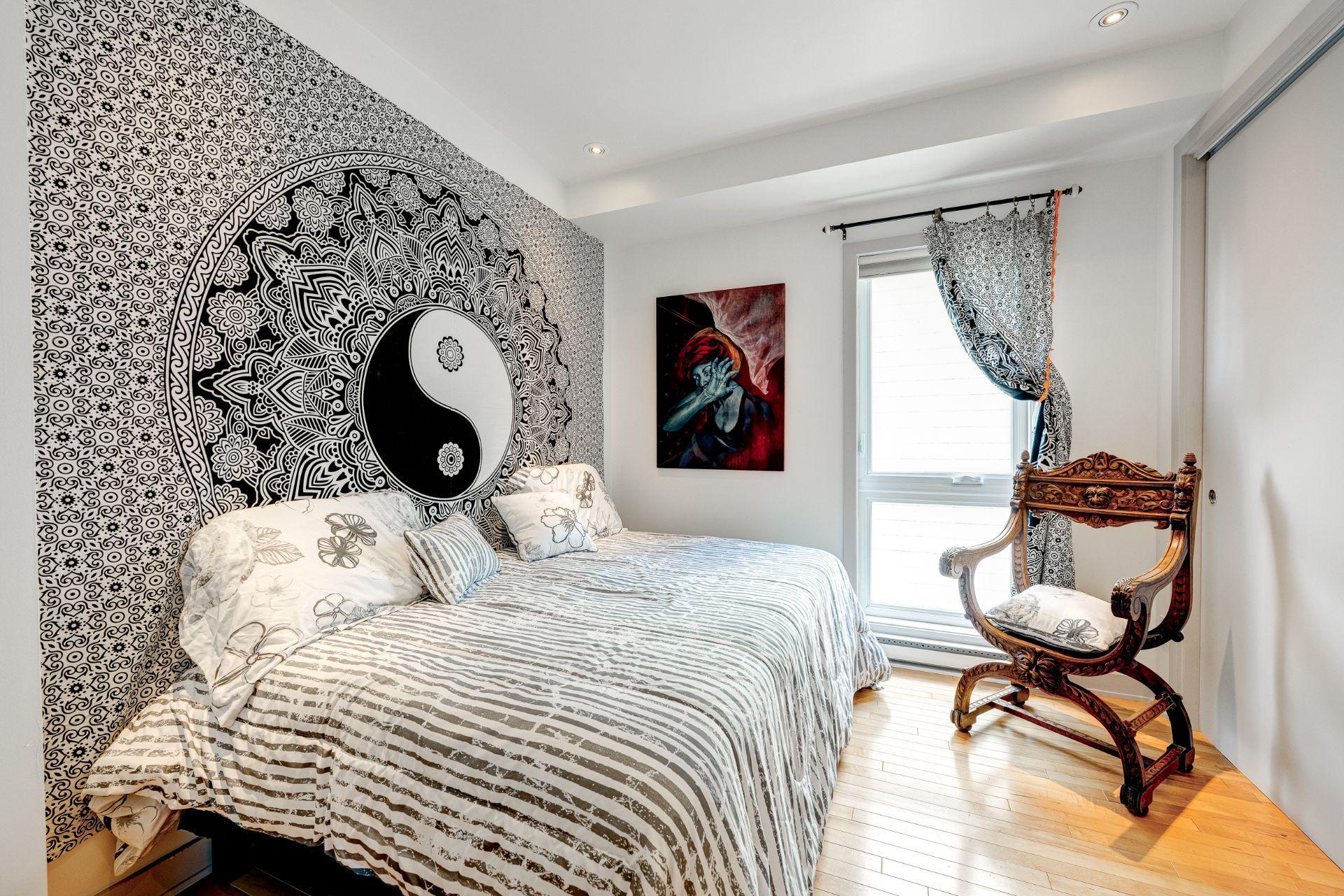 









55


Rue Roy E.

, 301,
Montréal (Le Plateau-Mont-Royal),




QC
H2W0A3

