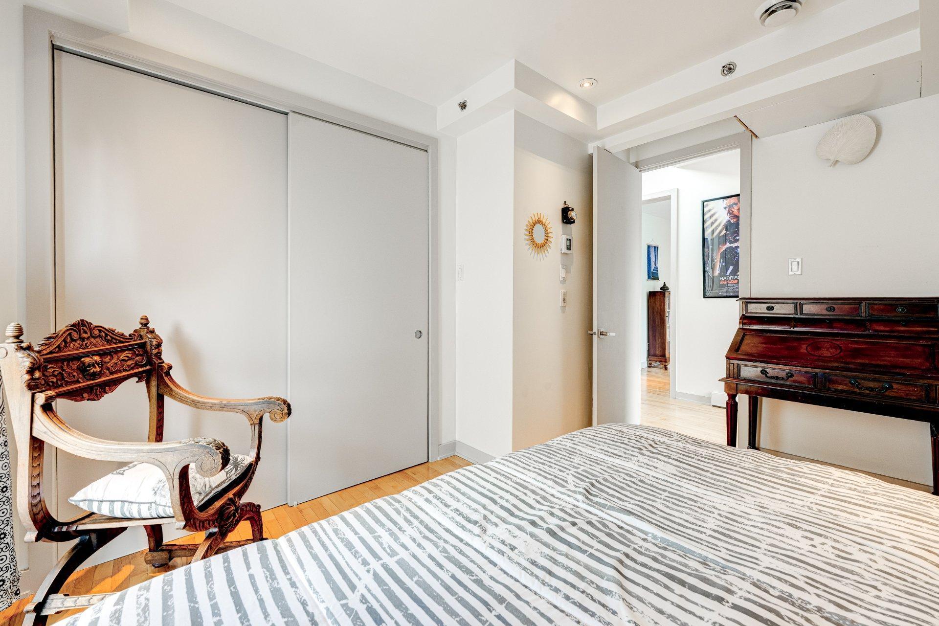 









55


Rue Roy E.

, 301,
Montréal (Le Plateau-Mont-Royal),




QC
H2W0A3

