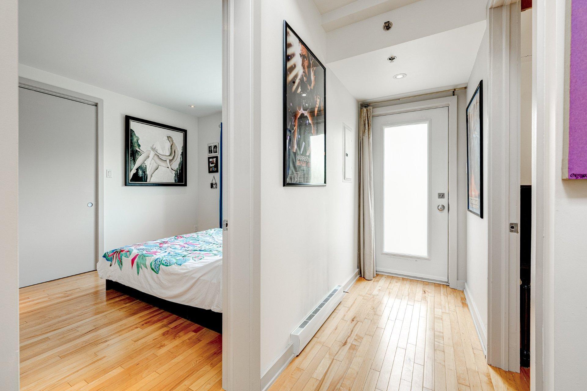 









55


Rue Roy E.

, 301,
Montréal (Le Plateau-Mont-Royal),




QC
H2W0A3

