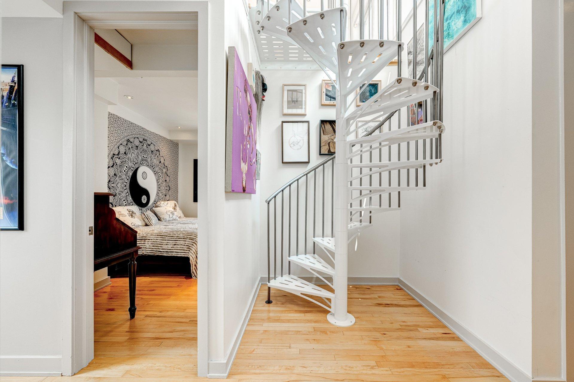









55


Rue Roy E.

, 301,
Montréal (Le Plateau-Mont-Royal),




QC
H2W0A3

