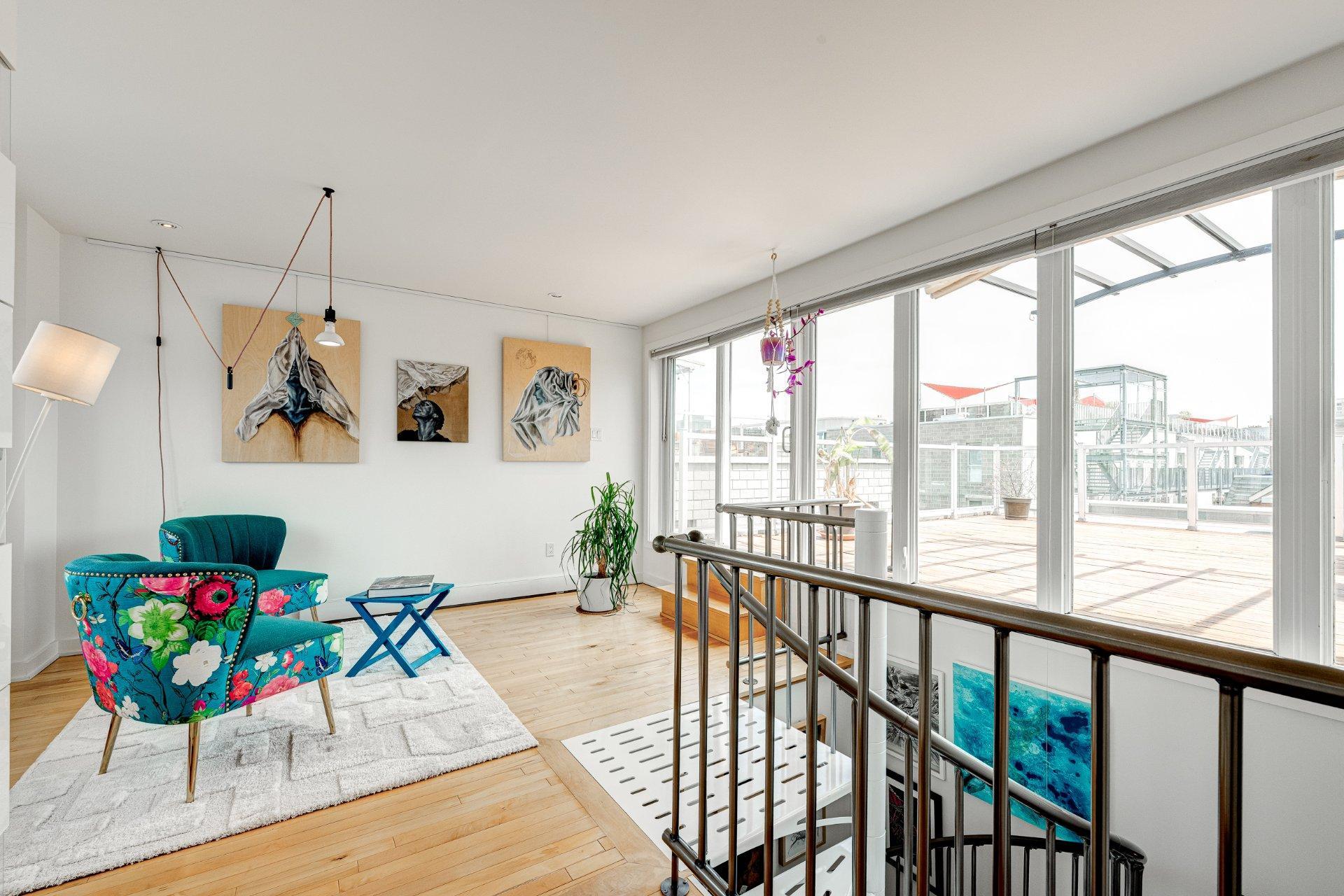 









55


Rue Roy E.

, 301,
Montréal (Le Plateau-Mont-Royal),




QC
H2W0A3

