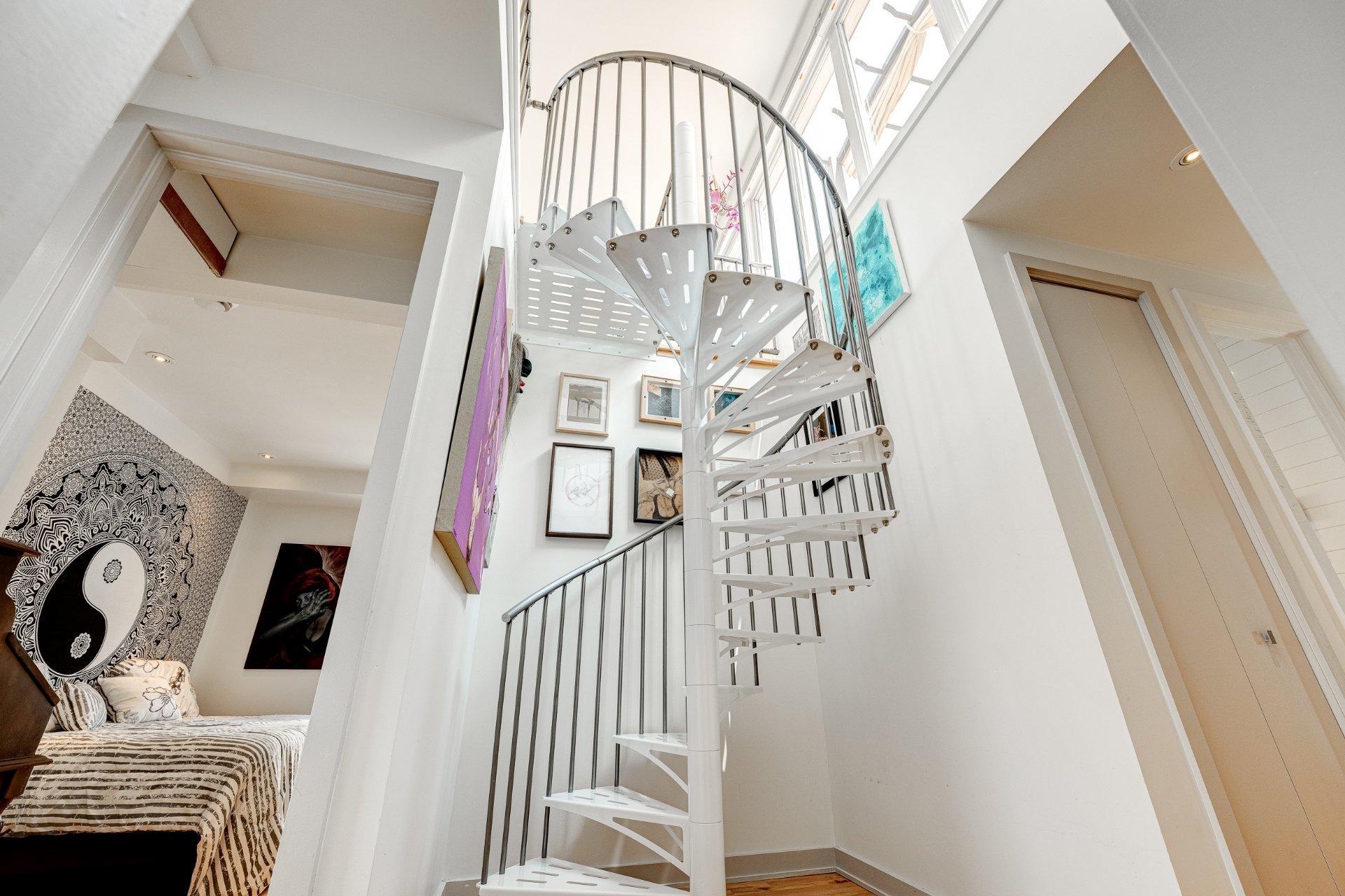 









55


Rue Roy E.

, 301,
Montréal (Le Plateau-Mont-Royal),




QC
H2W0A3

