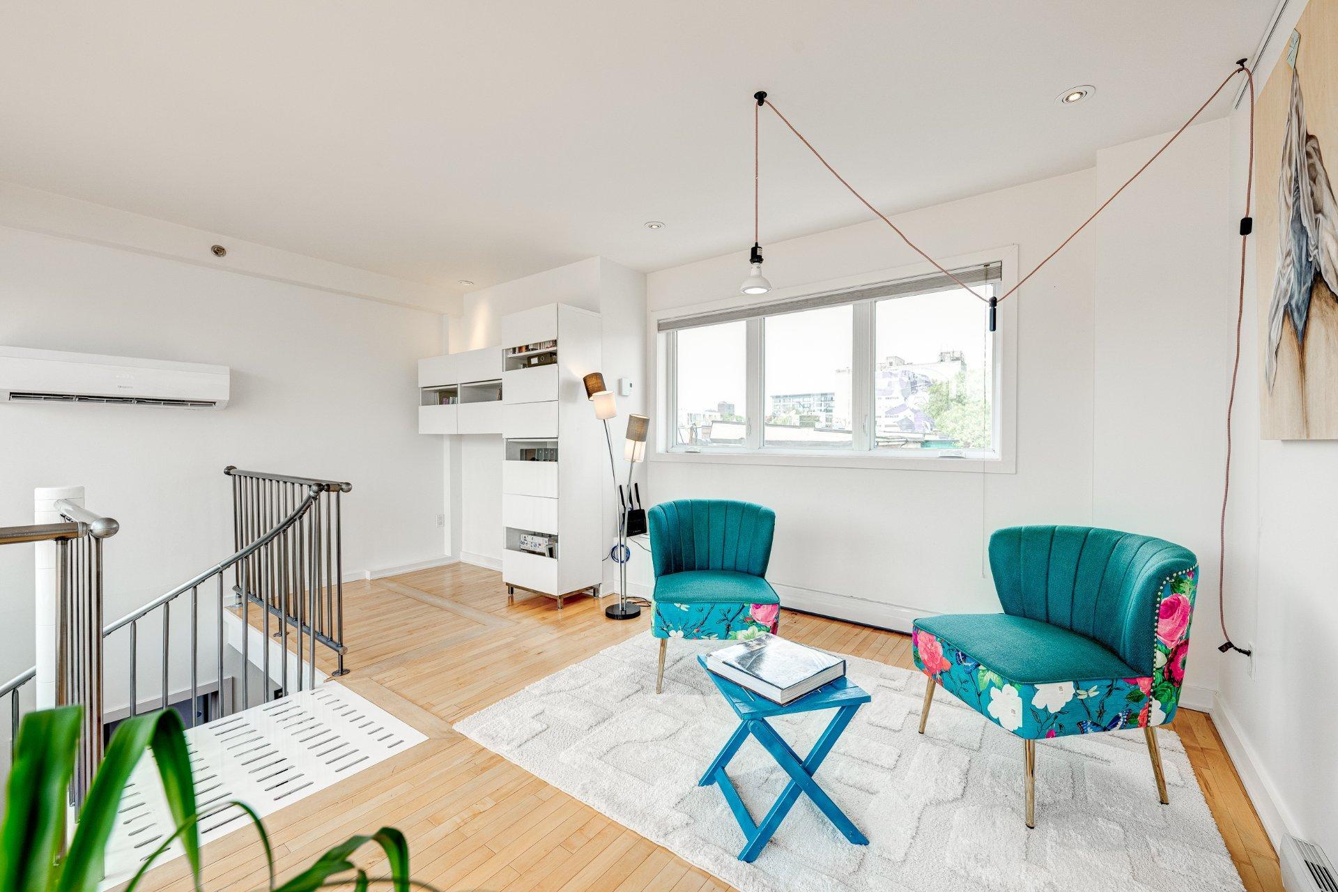 









55


Rue Roy E.

, 301,
Montréal (Le Plateau-Mont-Royal),




QC
H2W0A3

