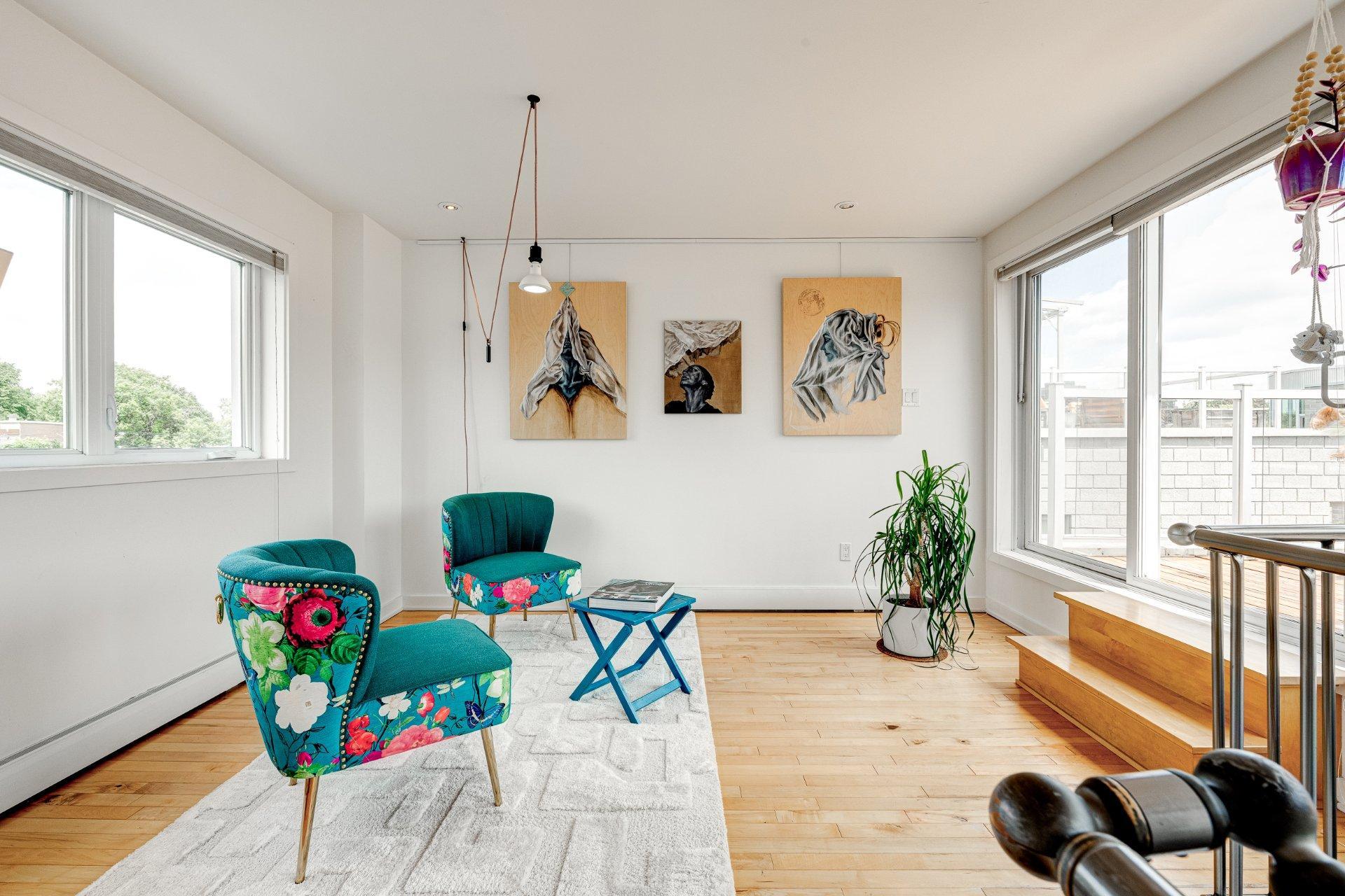 









55


Rue Roy E.

, 301,
Montréal (Le Plateau-Mont-Royal),




QC
H2W0A3

