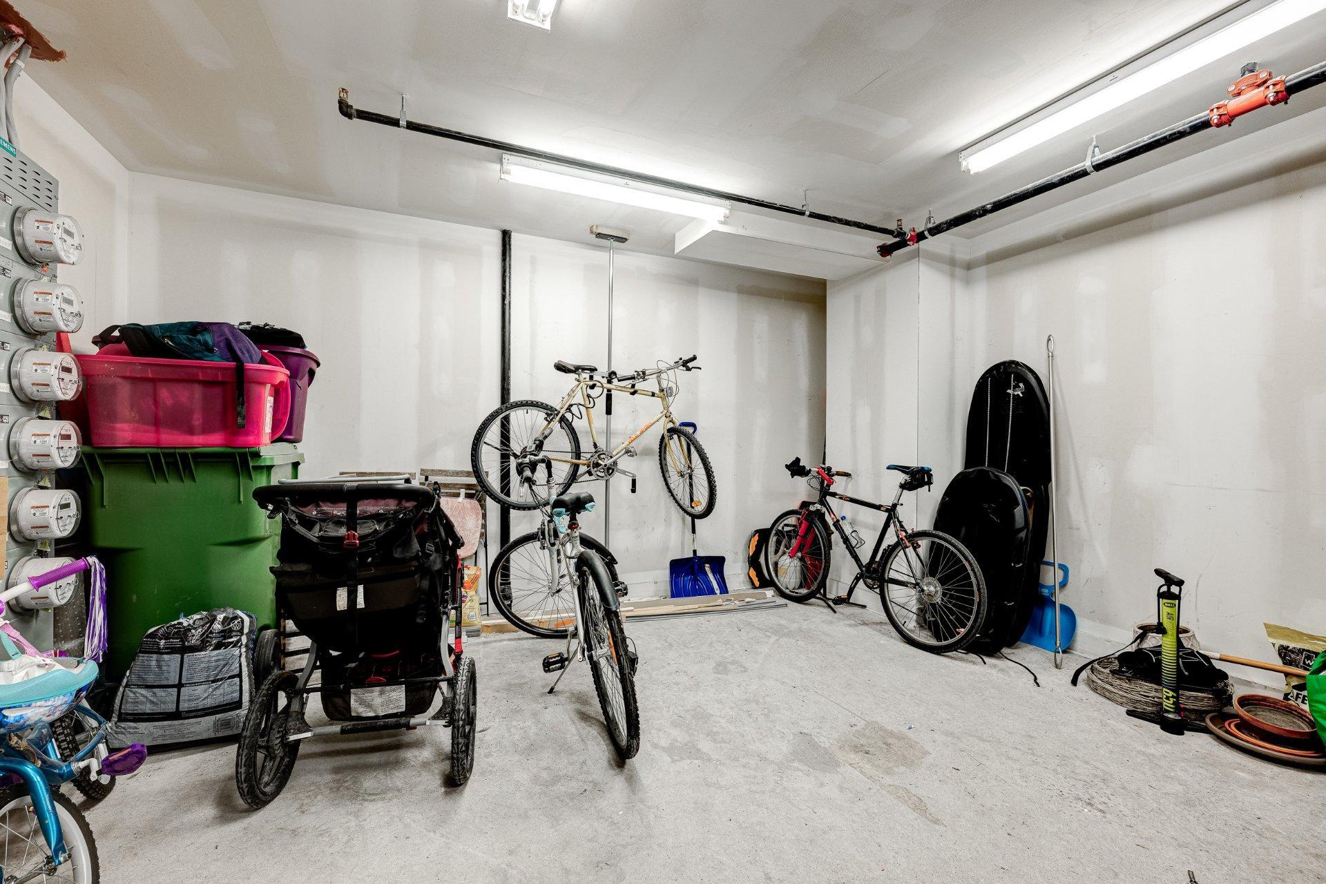 









55


Rue Roy E.

, 301,
Montréal (Le Plateau-Mont-Royal),




QC
H2W0A3

