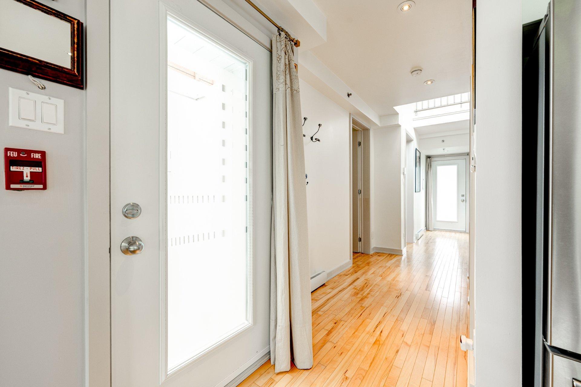 









55


Rue Roy E.

, 301,
Montréal (Le Plateau-Mont-Royal),




QC
H2W0A3

