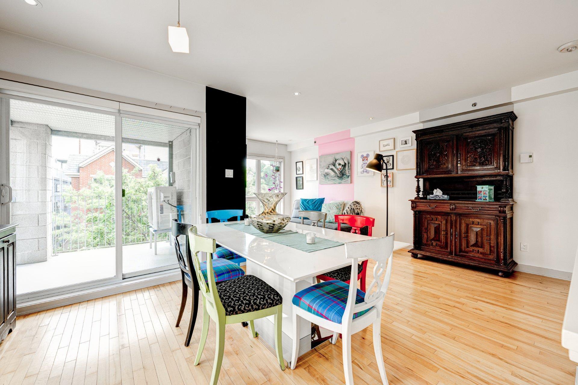 









55


Rue Roy E.

, 301,
Montréal (Le Plateau-Mont-Royal),




QC
H2W0A3

