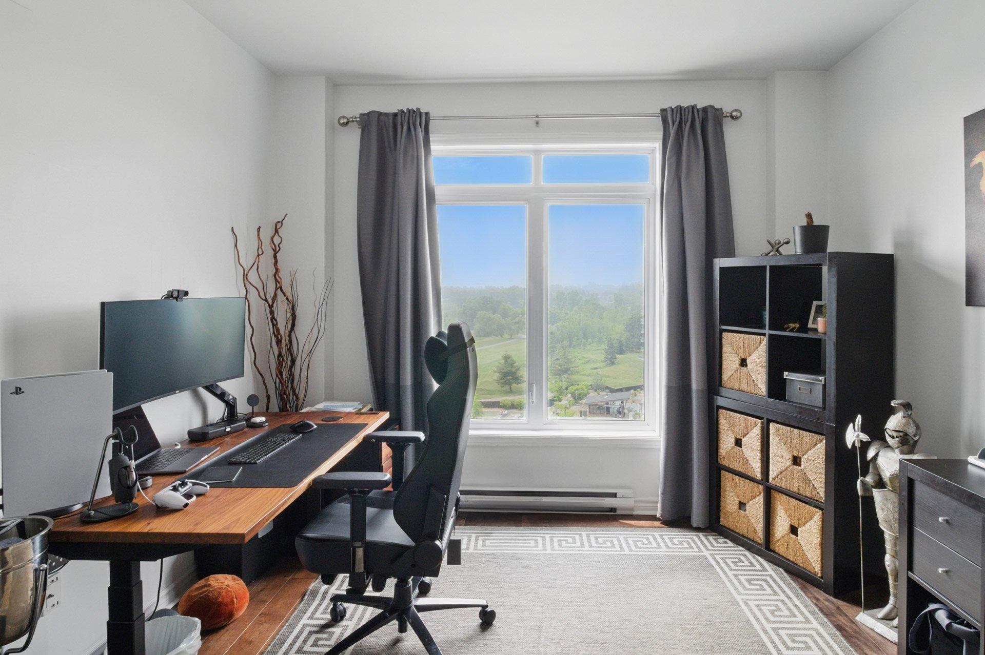 









1180


Ch. d'Aylmer

, 709,
Gatineau (Aylmer),




QC
J9H0E9

