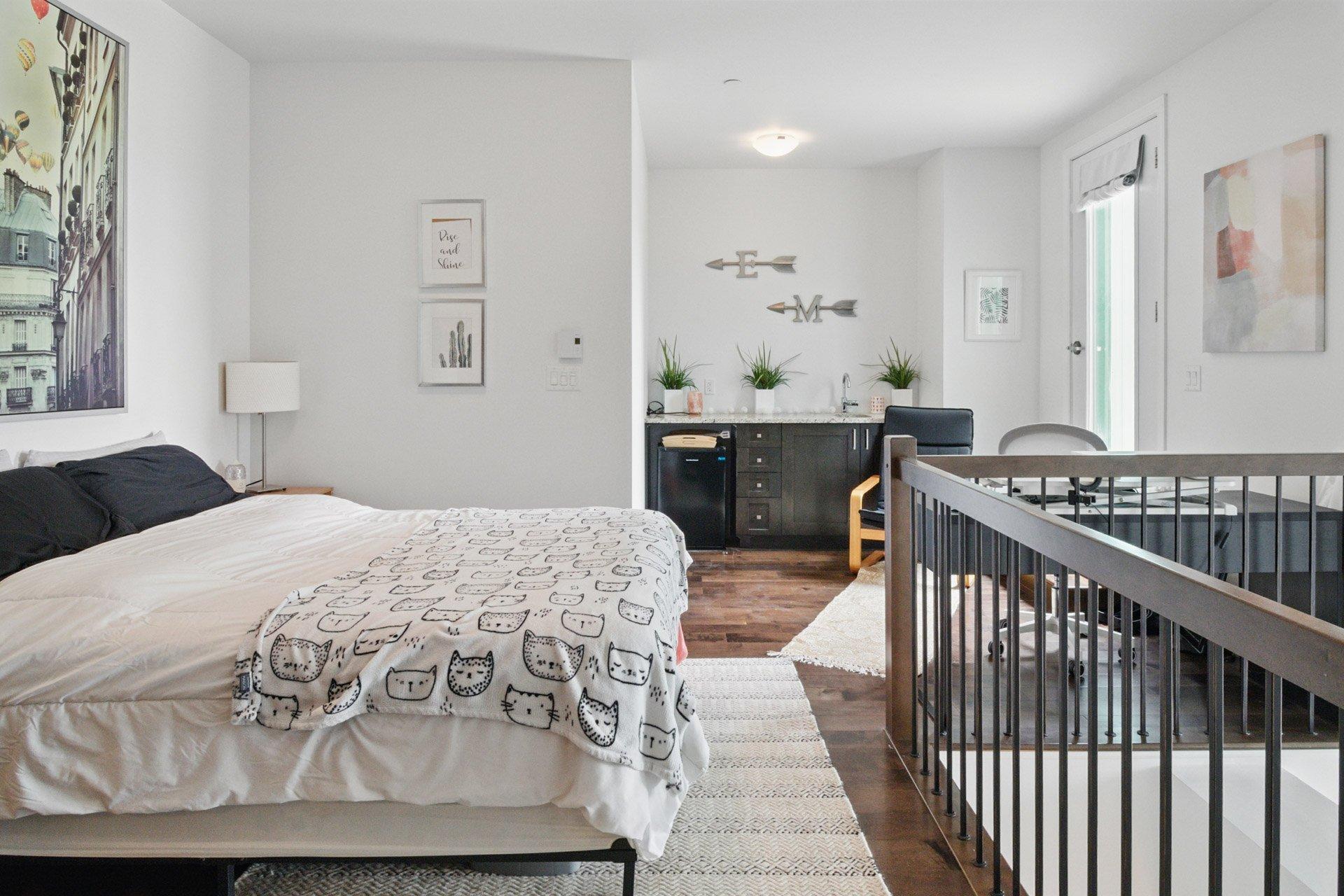 









1180


Ch. d'Aylmer

, 709,
Gatineau (Aylmer),




QC
J9H0E9

