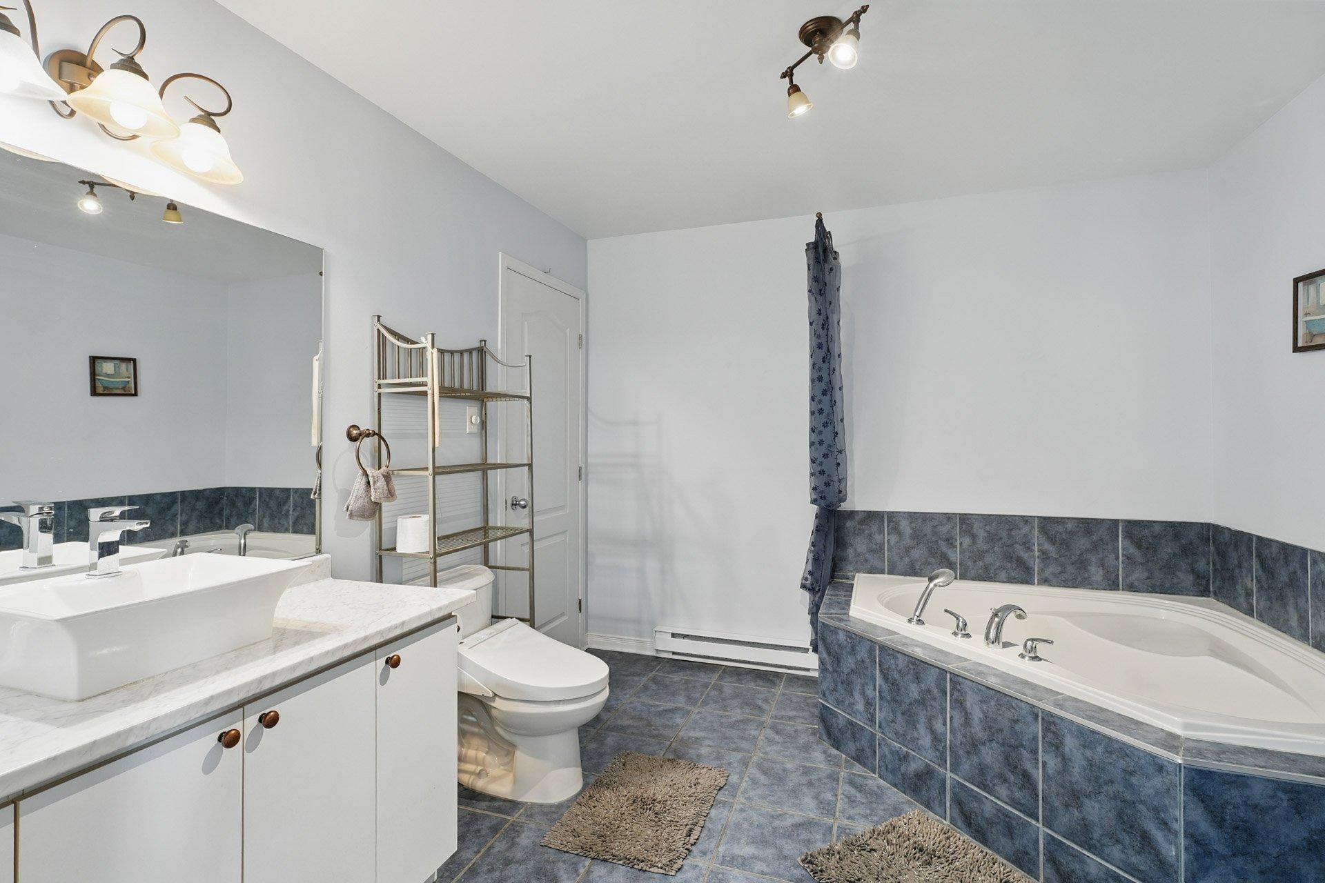 









59


Rue du Croiseur

,
Gatineau (Gatineau),




QC
J8P0A8

