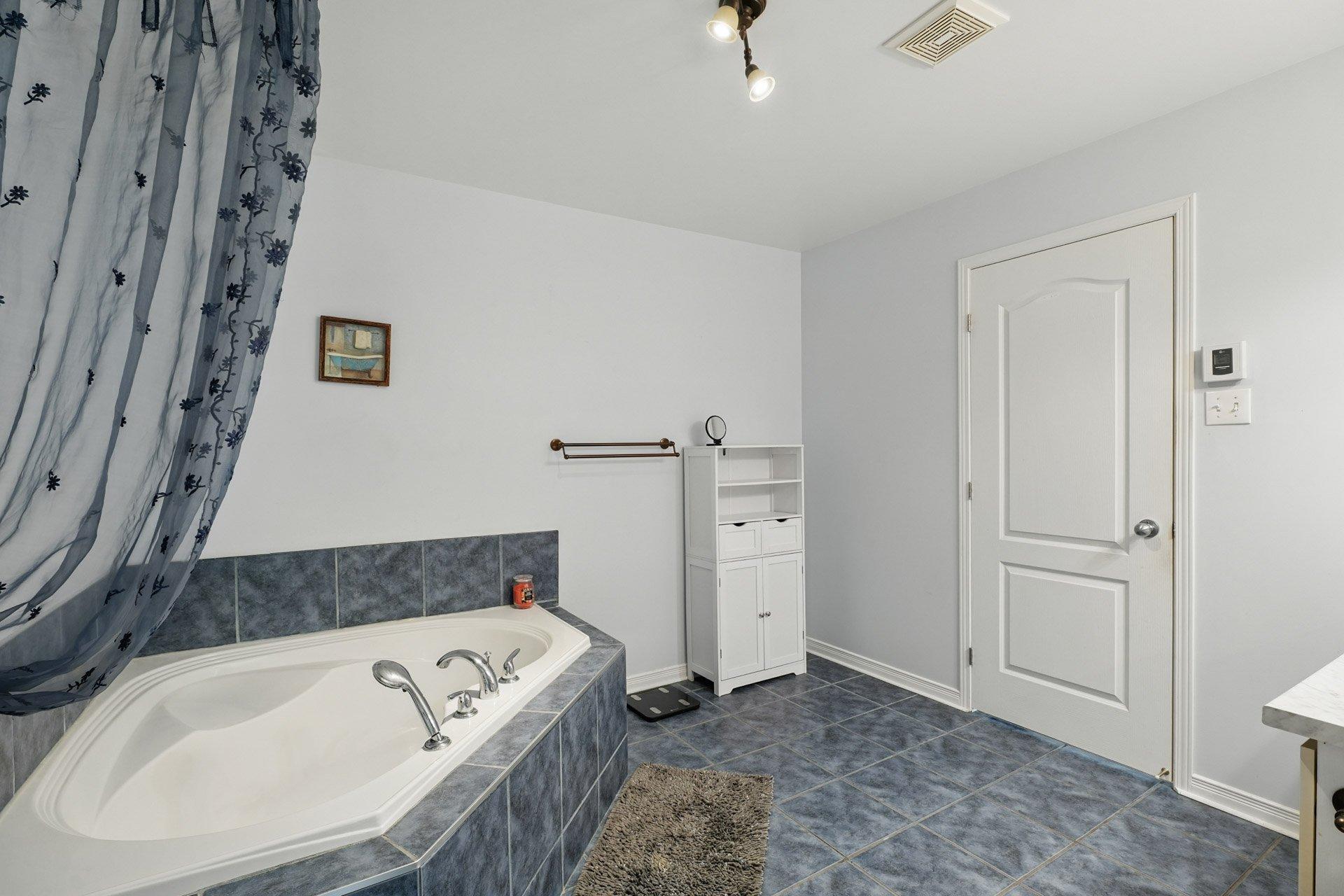 









59


Rue du Croiseur

,
Gatineau (Gatineau),




QC
J8P0A8

