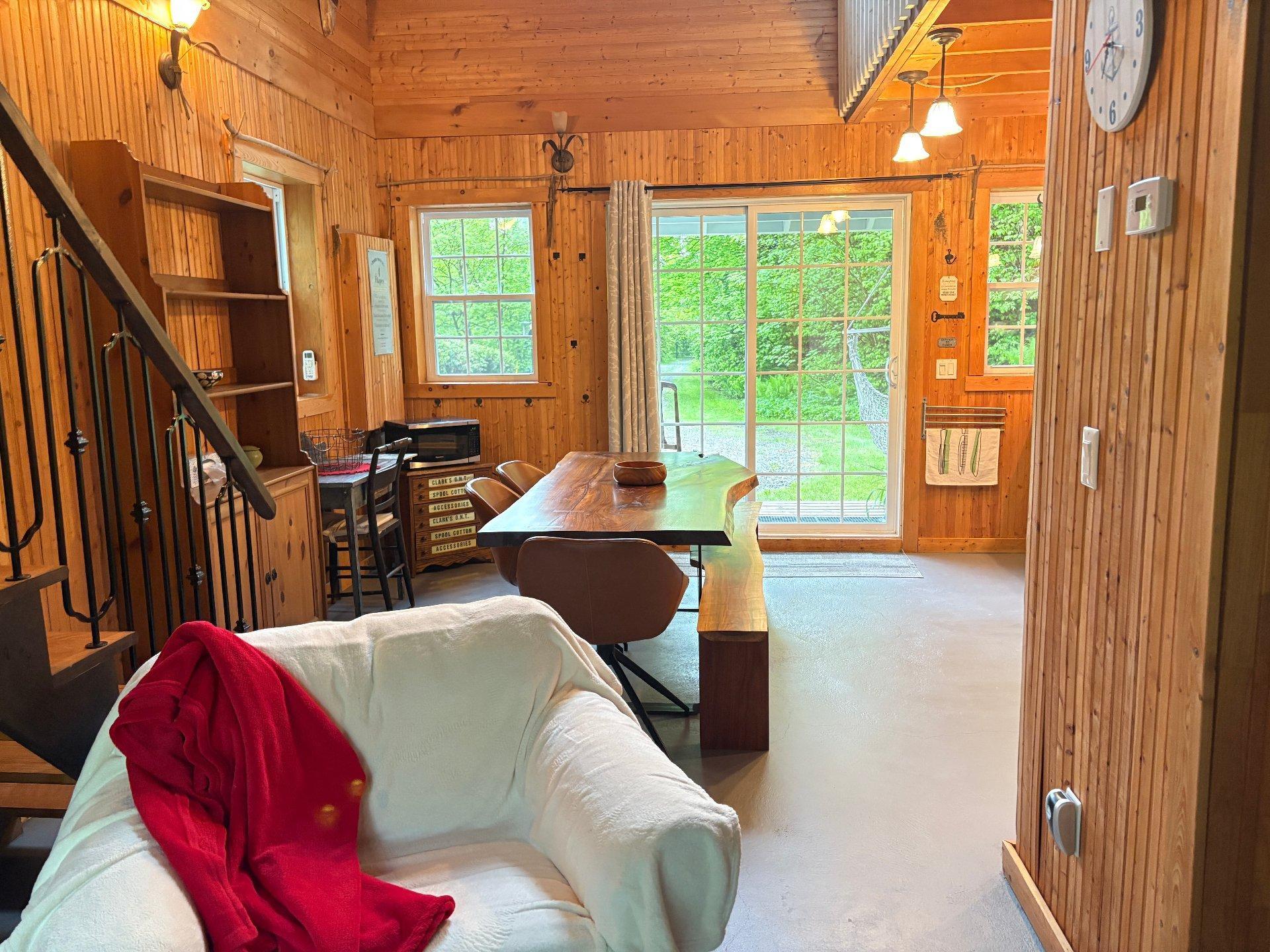









261


Rue Principale

,
Eastman,




QC
J0E1P0


