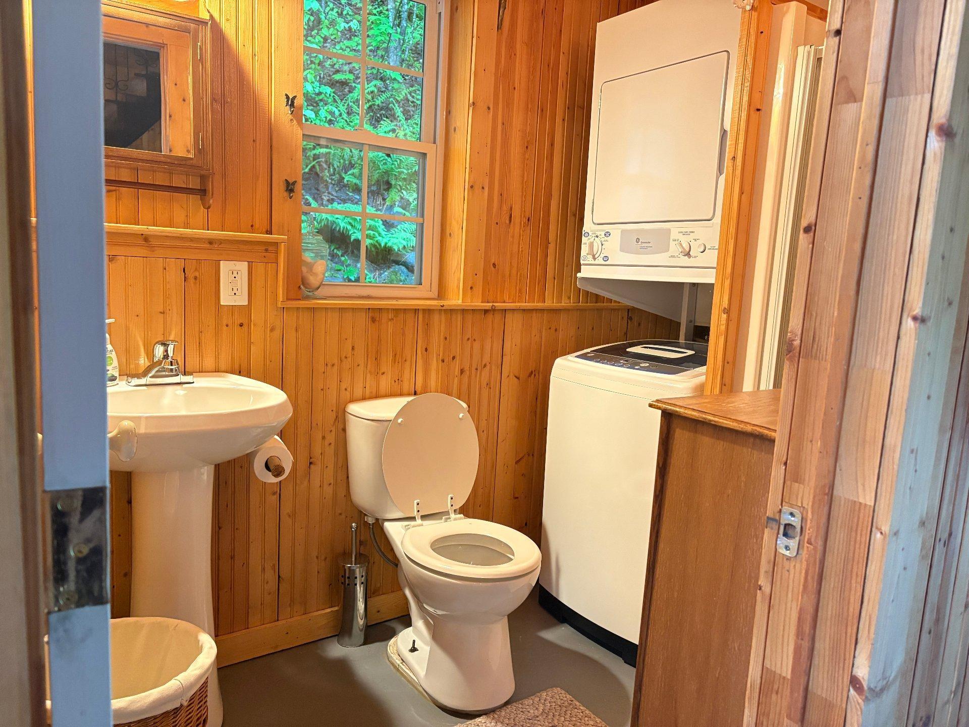 









261


Rue Principale

,
Eastman,




QC
J0E1P0

