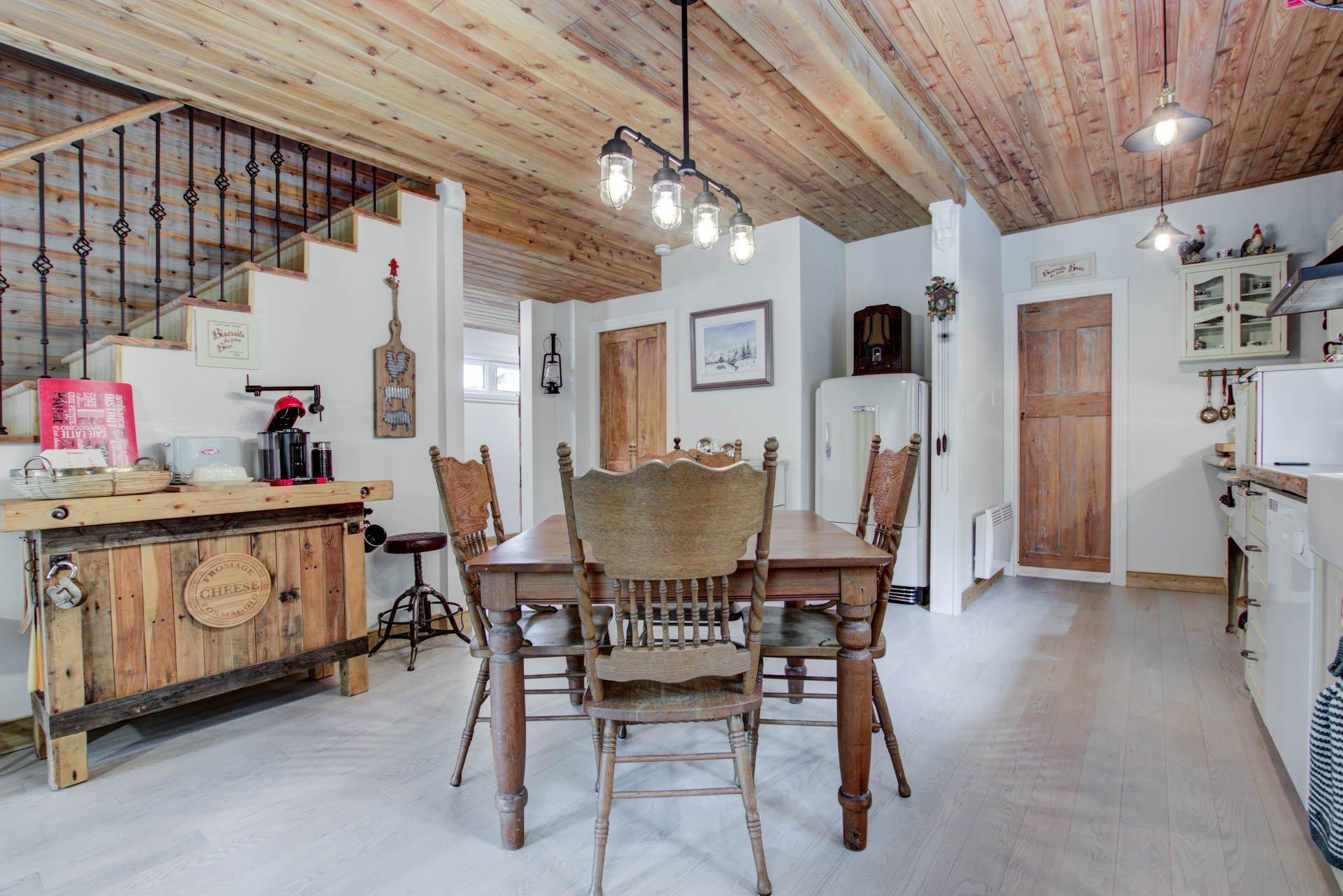 









18

 - 22


Rue Beauregard

,
Eastman,




QC
J0E1P0

