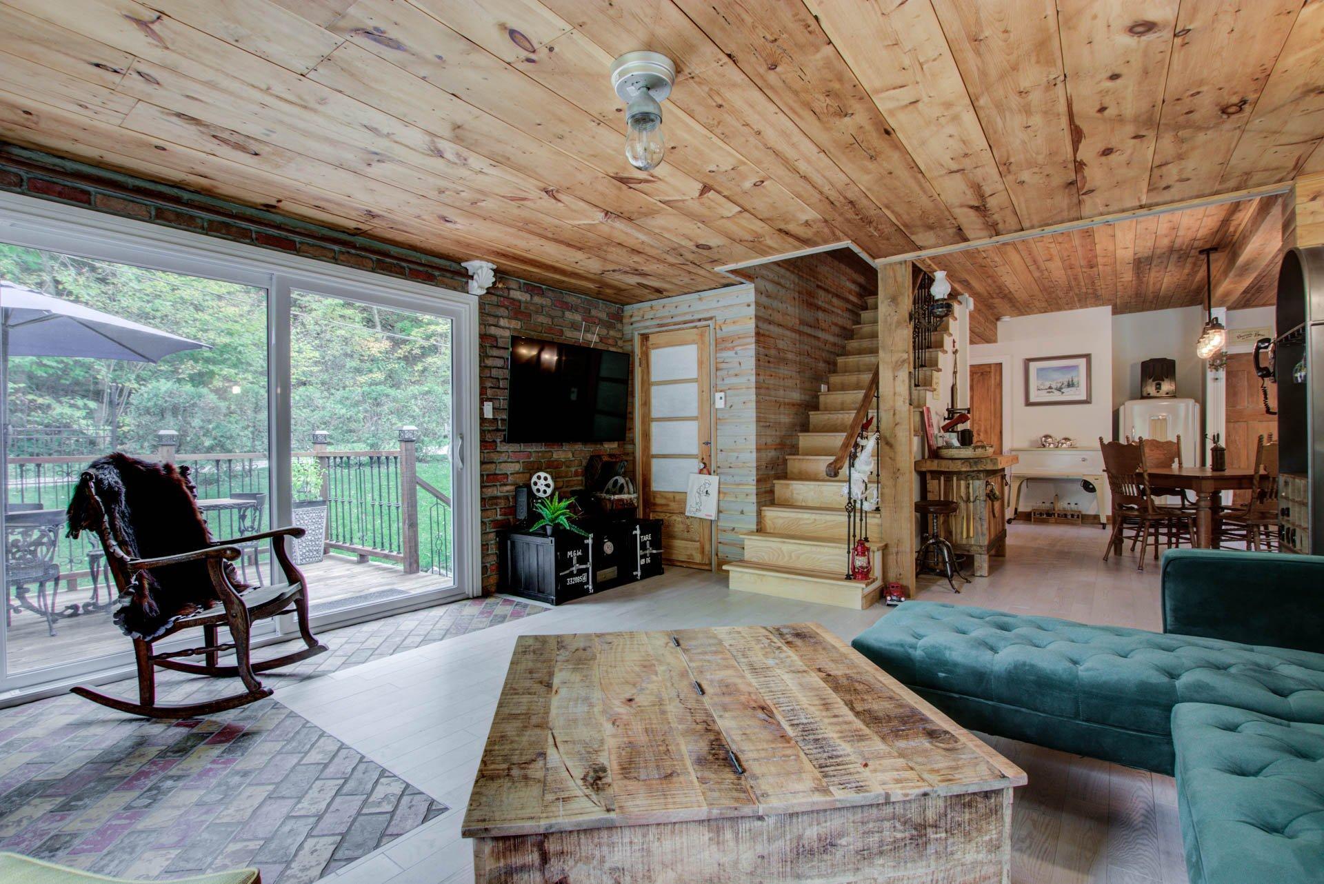 









18

 - 22


Rue Beauregard

,
Eastman,




QC
J0E1P0

