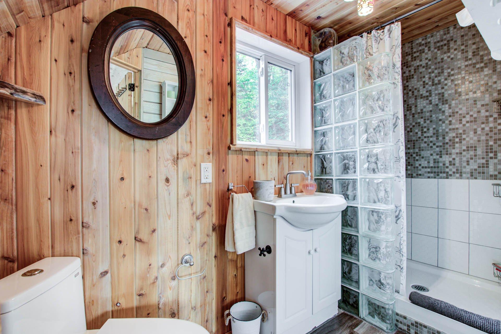 









18

 - 22


Rue Beauregard

,
Eastman,




QC
J0E1P0

