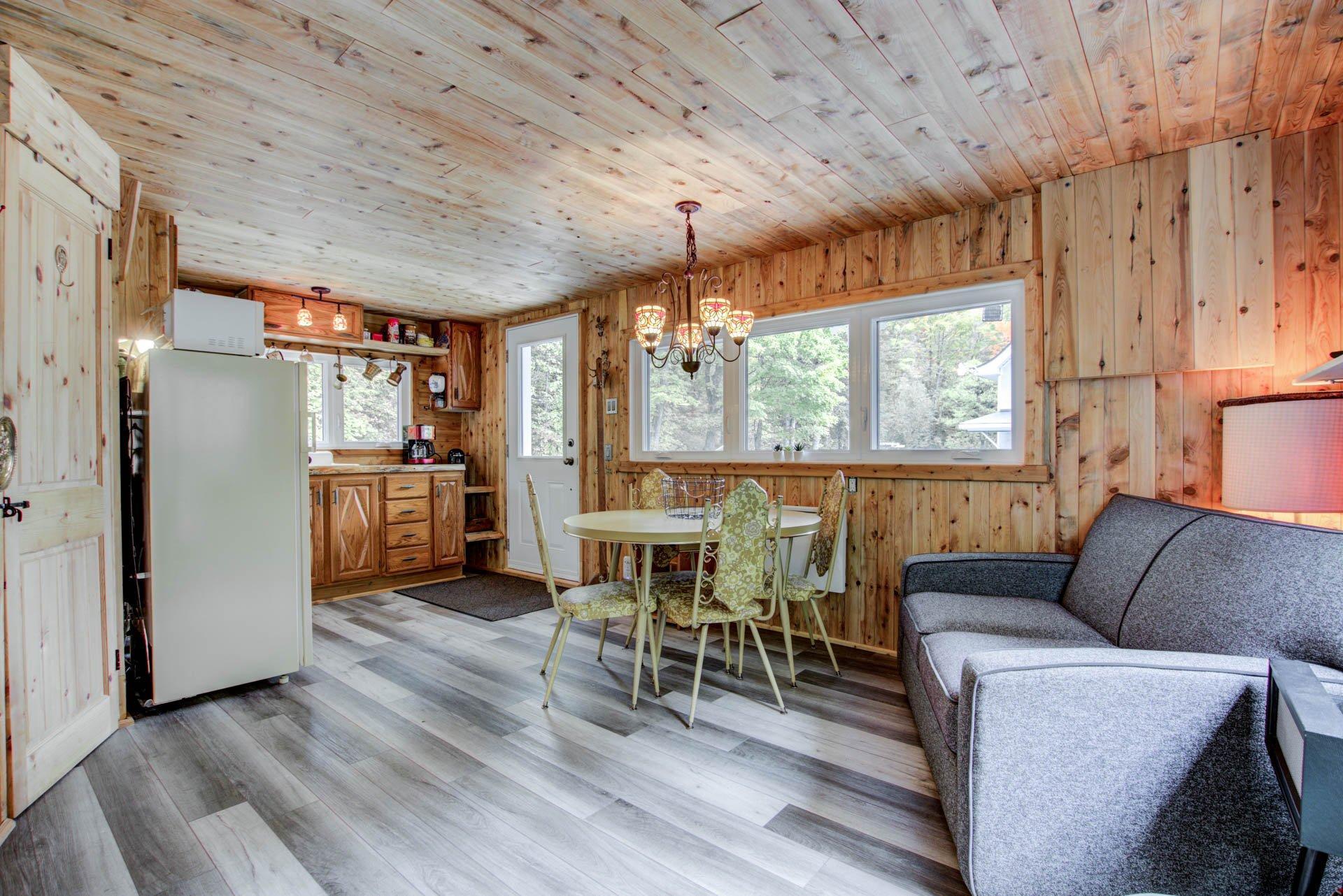 









18

 - 22


Rue Beauregard

,
Eastman,




QC
J0E1P0

