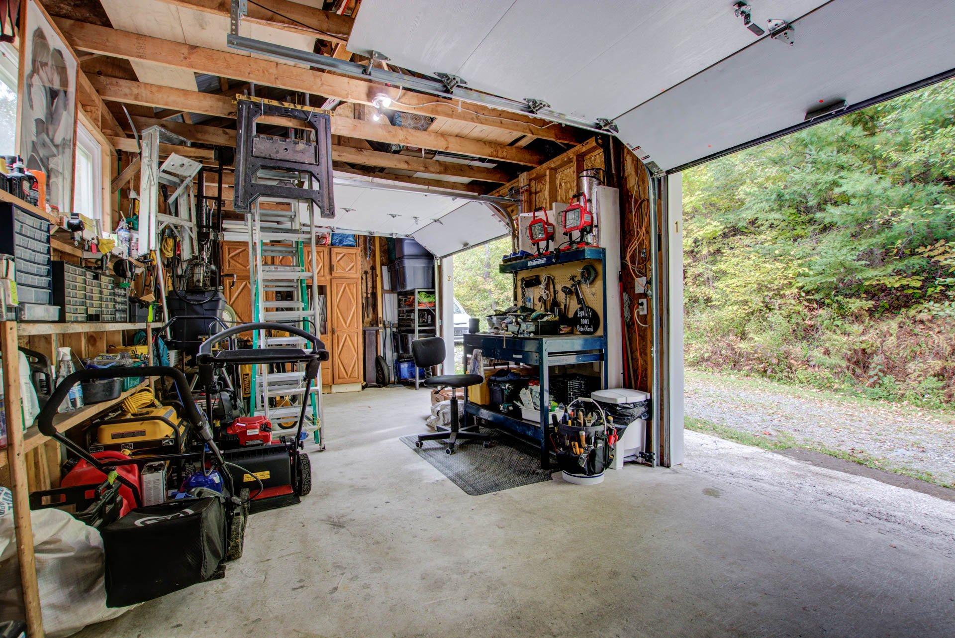 









18

 - 22


Rue Beauregard

,
Eastman,




QC
J0E1P0

