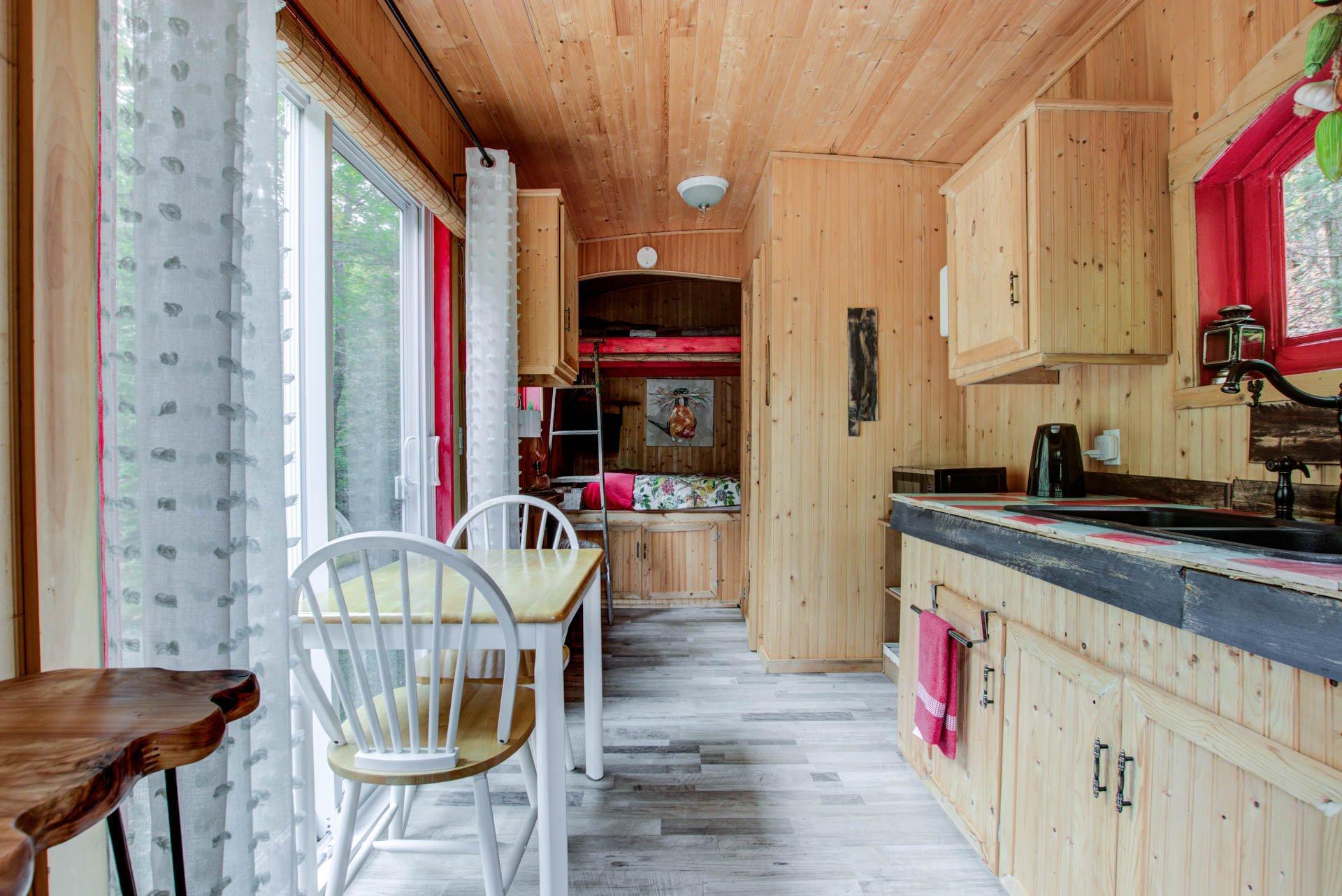 









18

 - 22


Rue Beauregard

,
Eastman,




QC
J0E1P0

