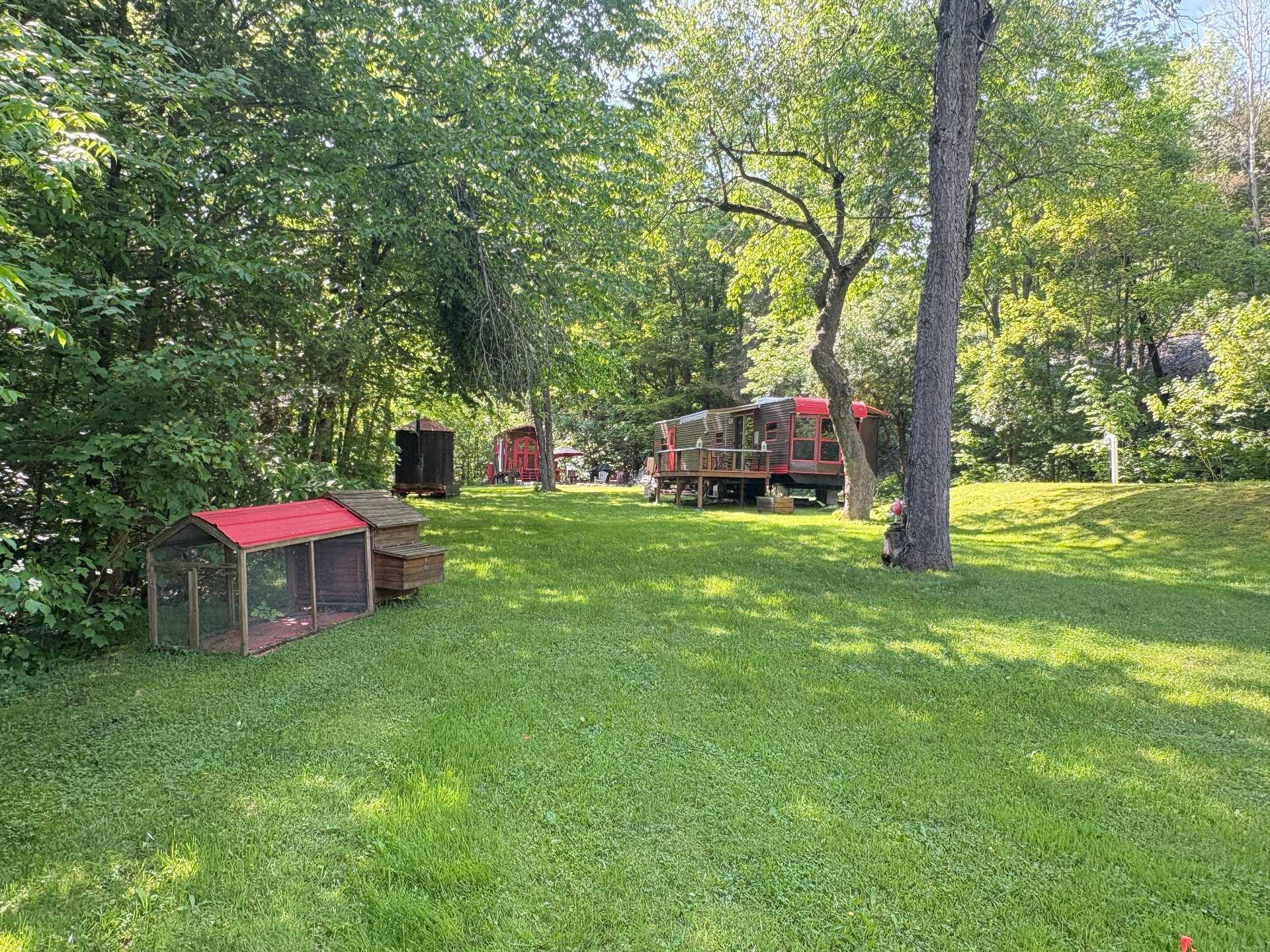 









18

 - 22


Rue Beauregard

,
Eastman,




QC
J0E1P0

