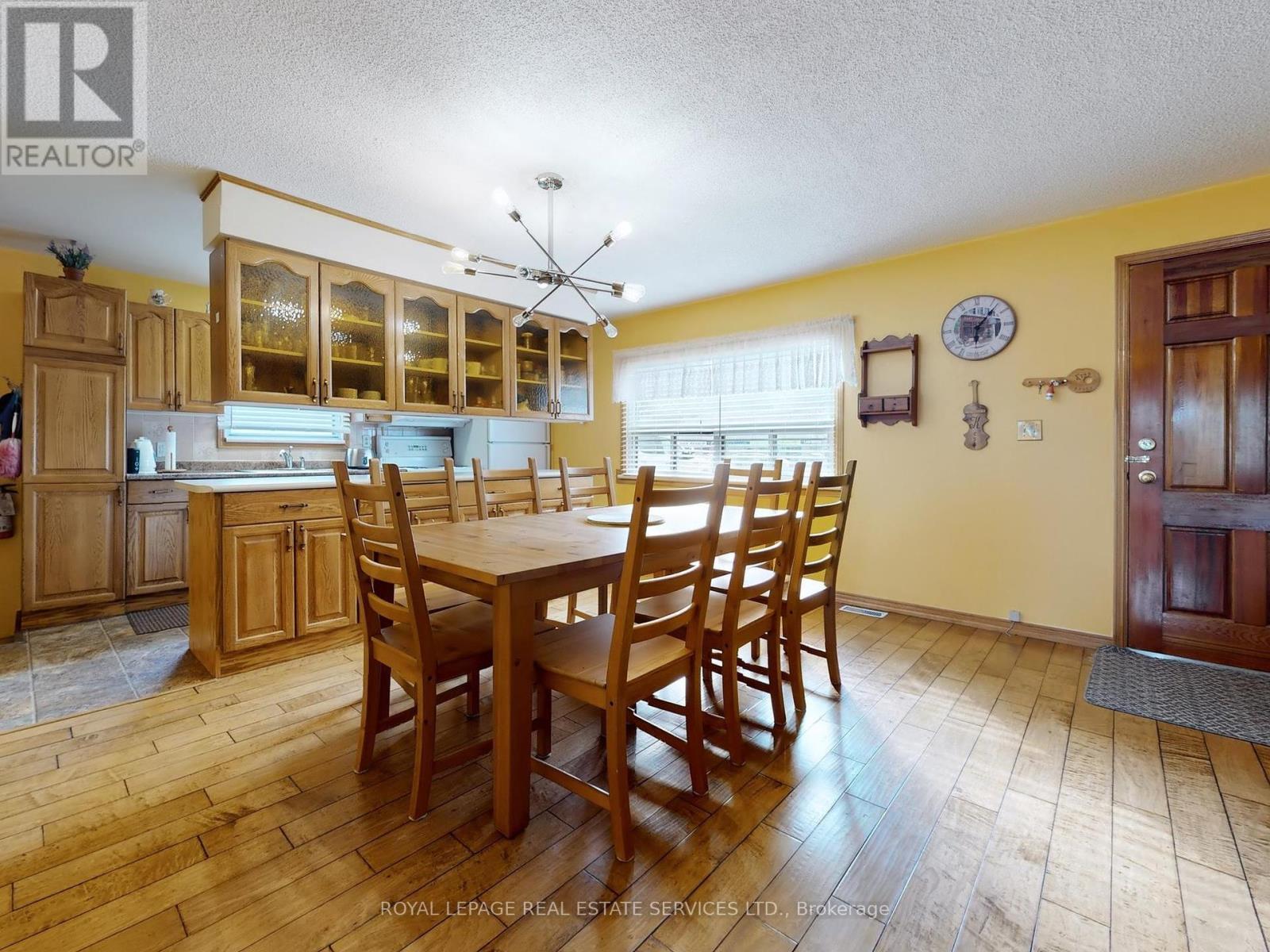 












1351 MOSLEY STREET

,
Wasaga Beach,




Ontario
L9Z2C7

