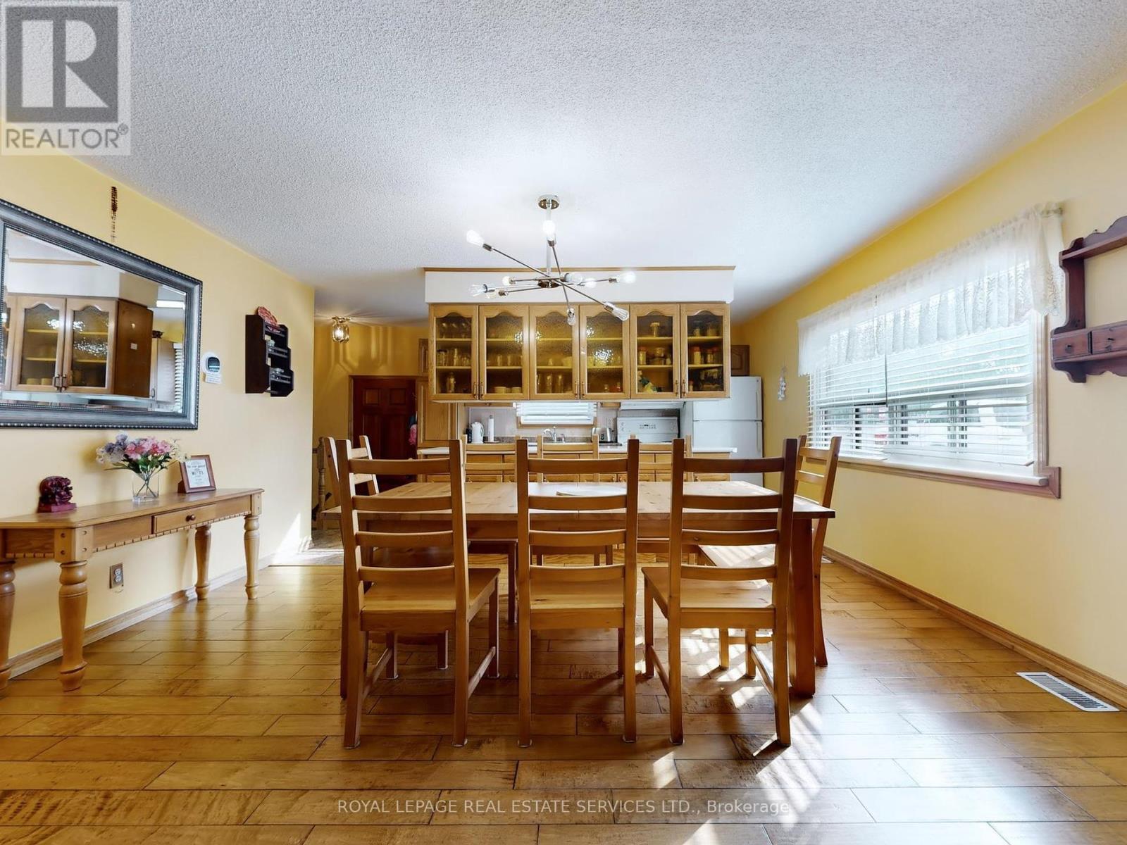 












1351 MOSLEY STREET

,
Wasaga Beach,




Ontario
L9Z2C7

