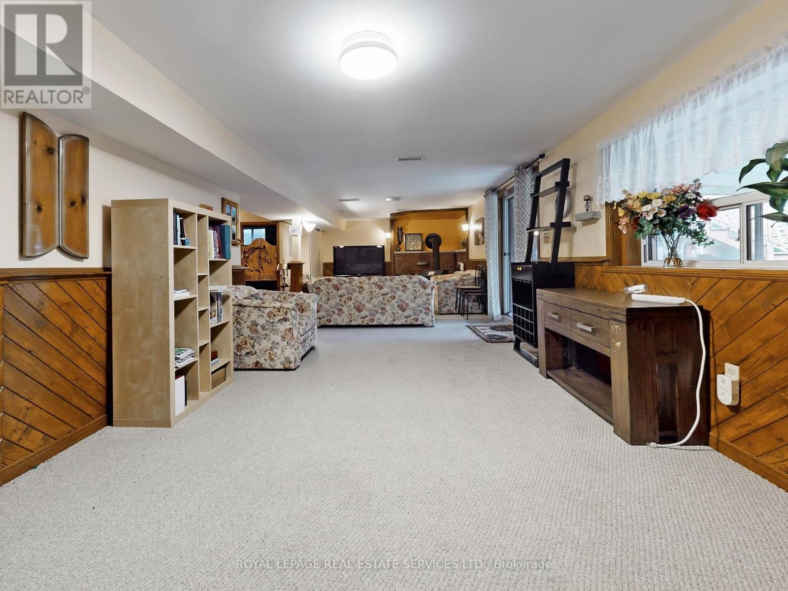 












1351 MOSLEY STREET

,
Wasaga Beach,




Ontario
L9Z2C7

