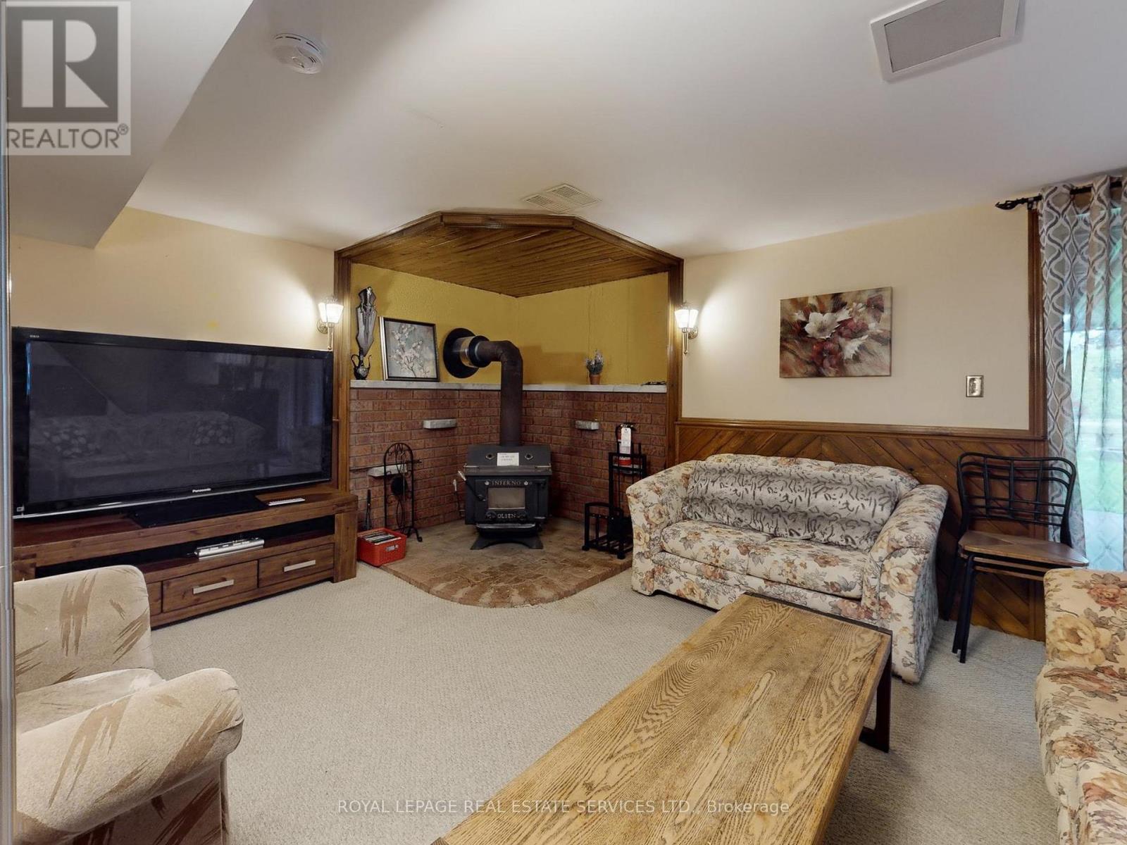 












1351 MOSLEY STREET

,
Wasaga Beach,




Ontario
L9Z2C7

