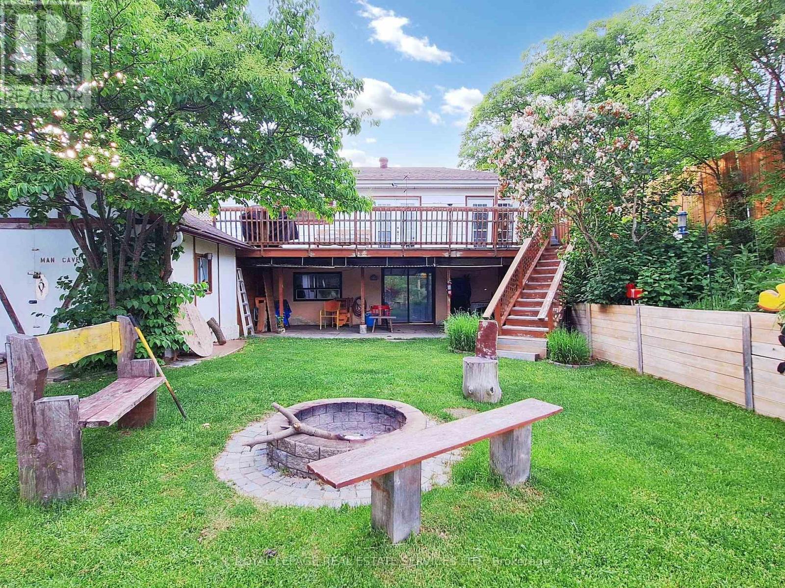 












1351 MOSLEY STREET

,
Wasaga Beach,




Ontario
L9Z2C7

