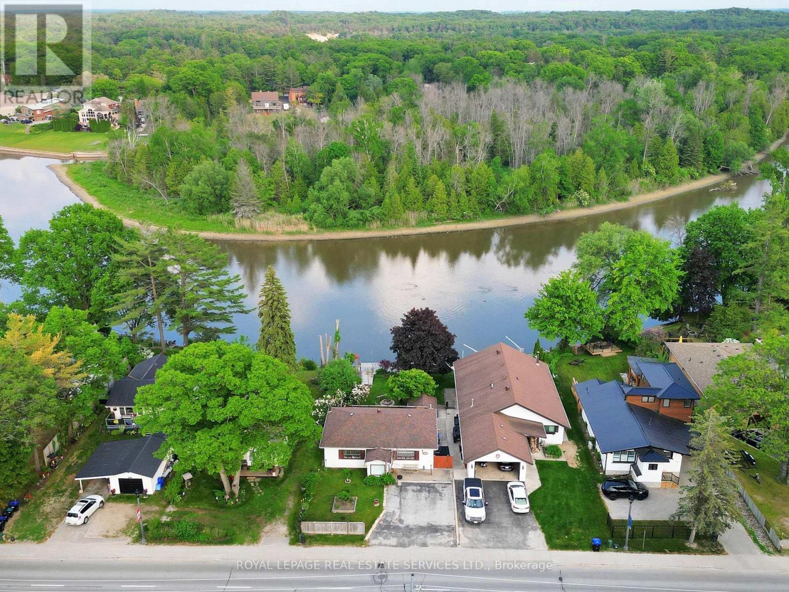 












1351 MOSLEY STREET

,
Wasaga Beach,




Ontario
L9Z2C7

