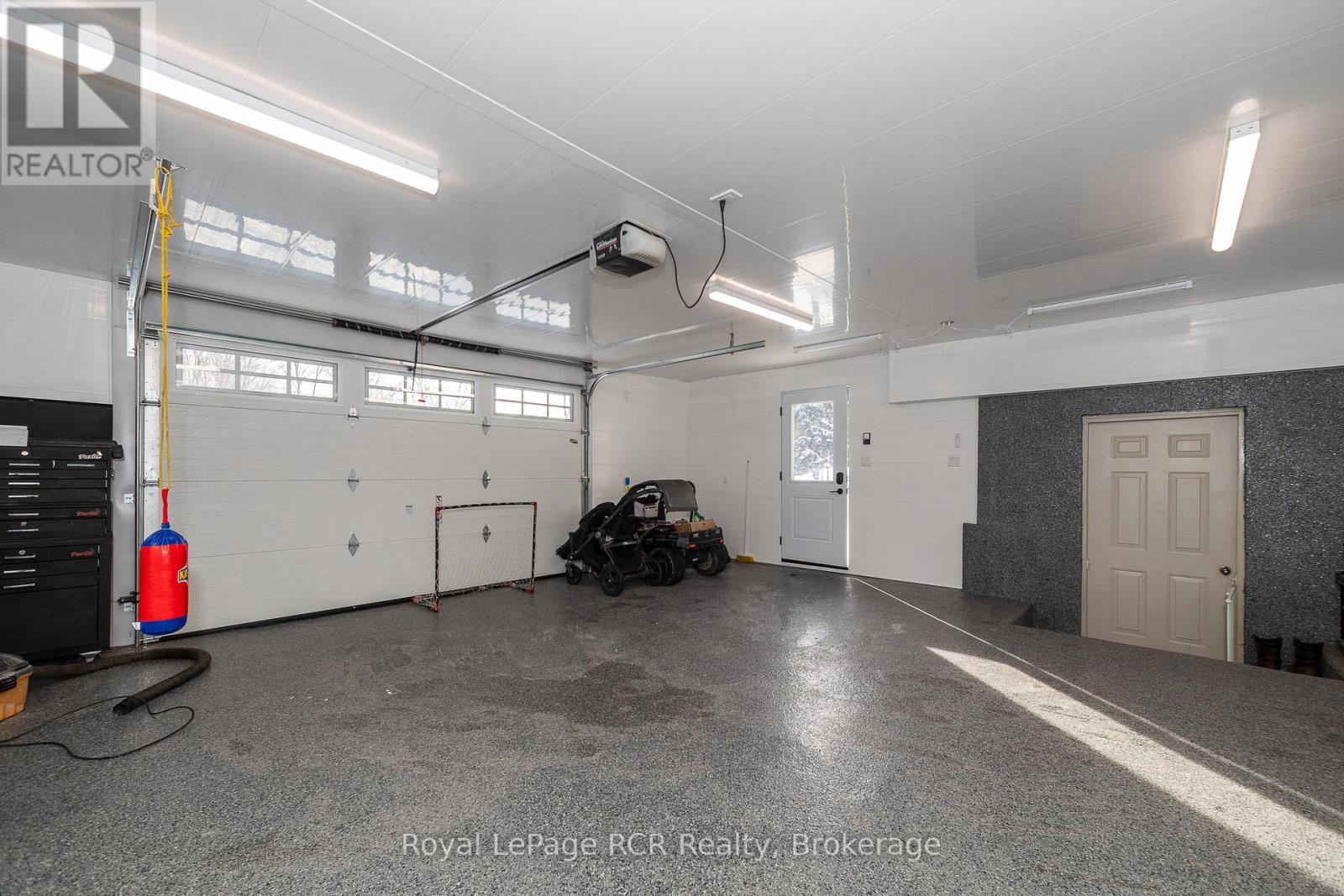 












126 WEST STREET

,
Georgian Bluffs,




Ontario
N4K5N7

