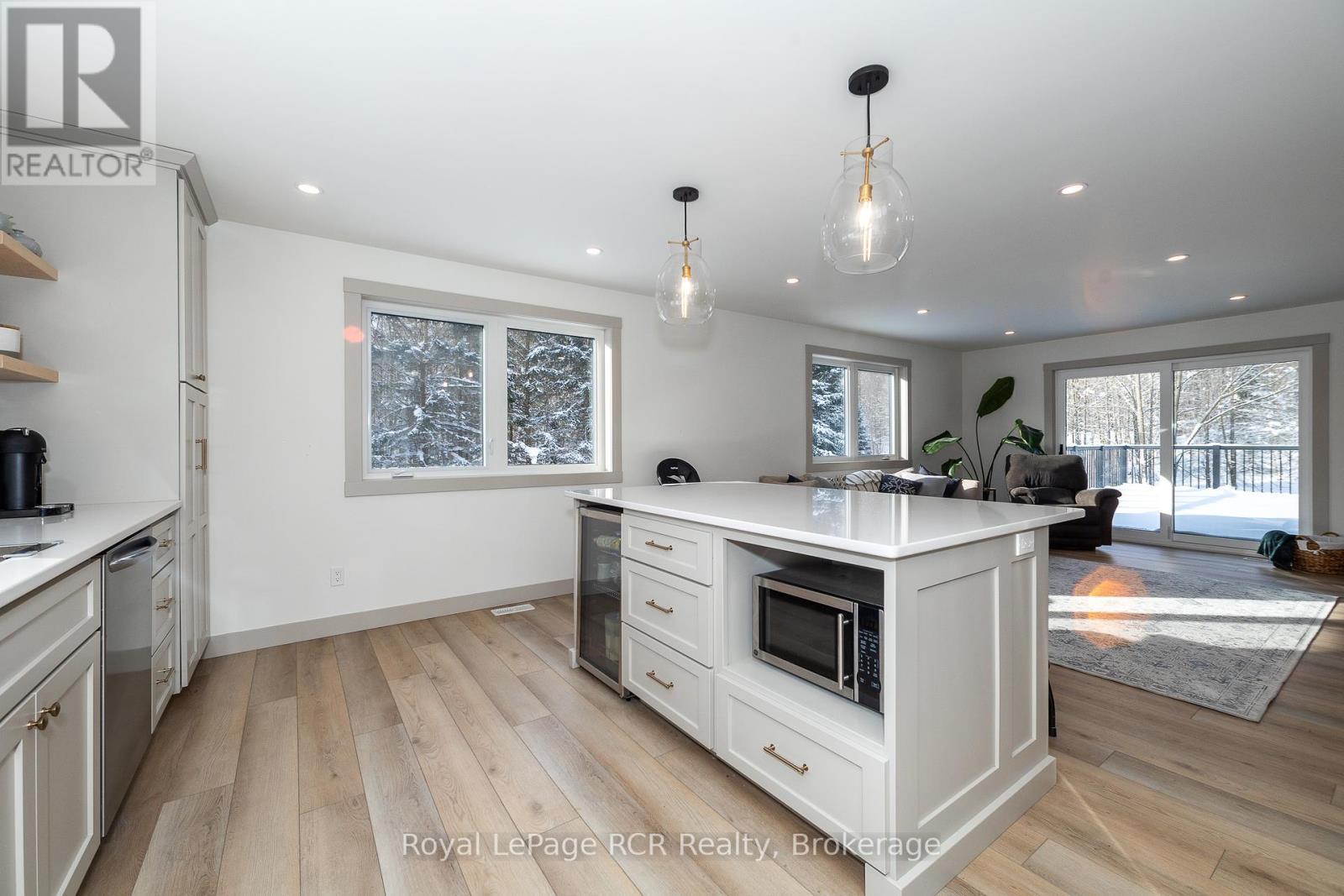 












126 WEST STREET

,
Georgian Bluffs,




Ontario
N4K5N7


