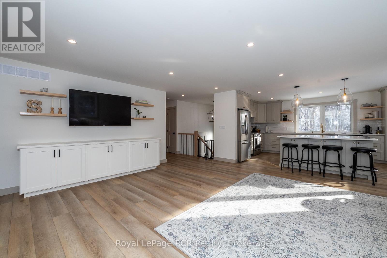 












126 WEST STREET

,
Georgian Bluffs,







Ontario
N4K5N7

