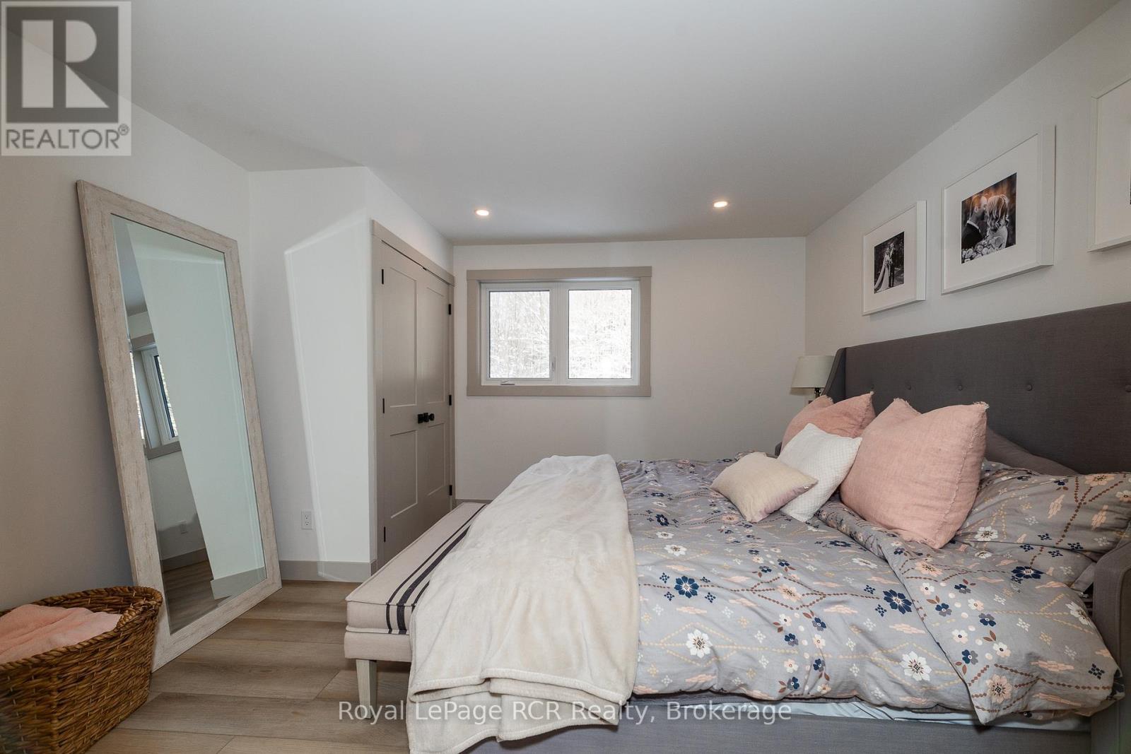 












126 WEST STREET

,
Georgian Bluffs,







Ontario
N4K5N7

