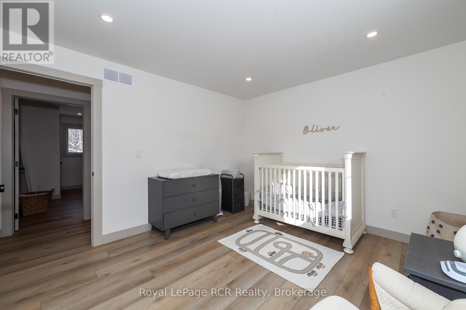 












126 WEST STREET

,
Georgian Bluffs,







Ontario
N4K5N7

