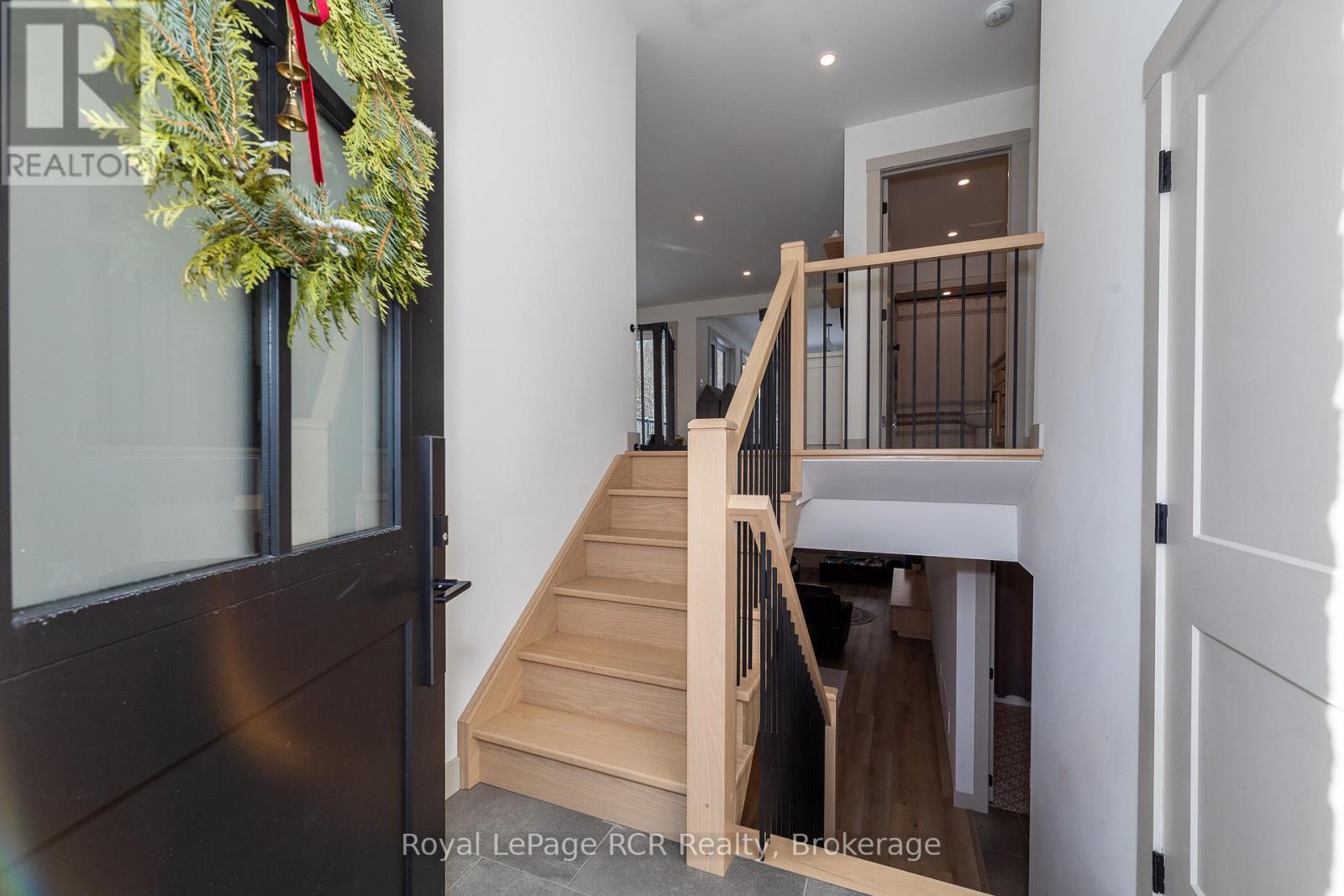 












126 WEST STREET

,
Georgian Bluffs,







Ontario
N4K5N7

