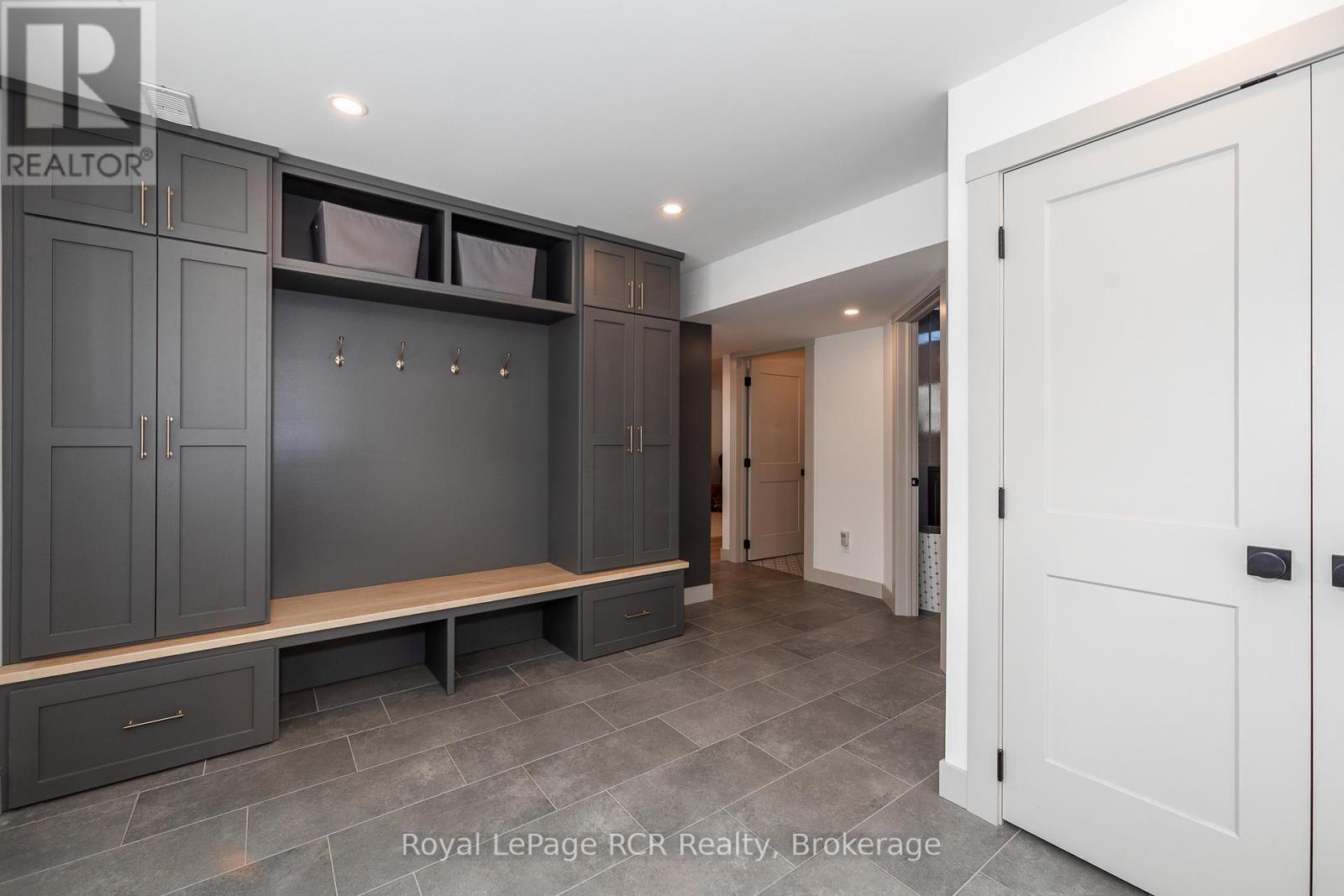 












126 WEST STREET

,
Georgian Bluffs,







Ontario
N4K5N7

